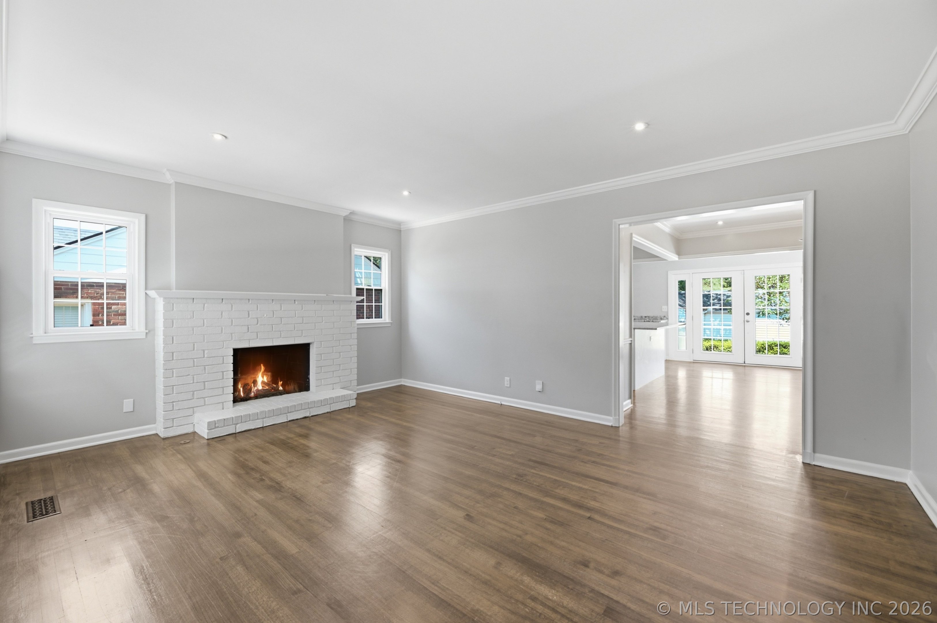 2611 E 18th Street Property Photo 6