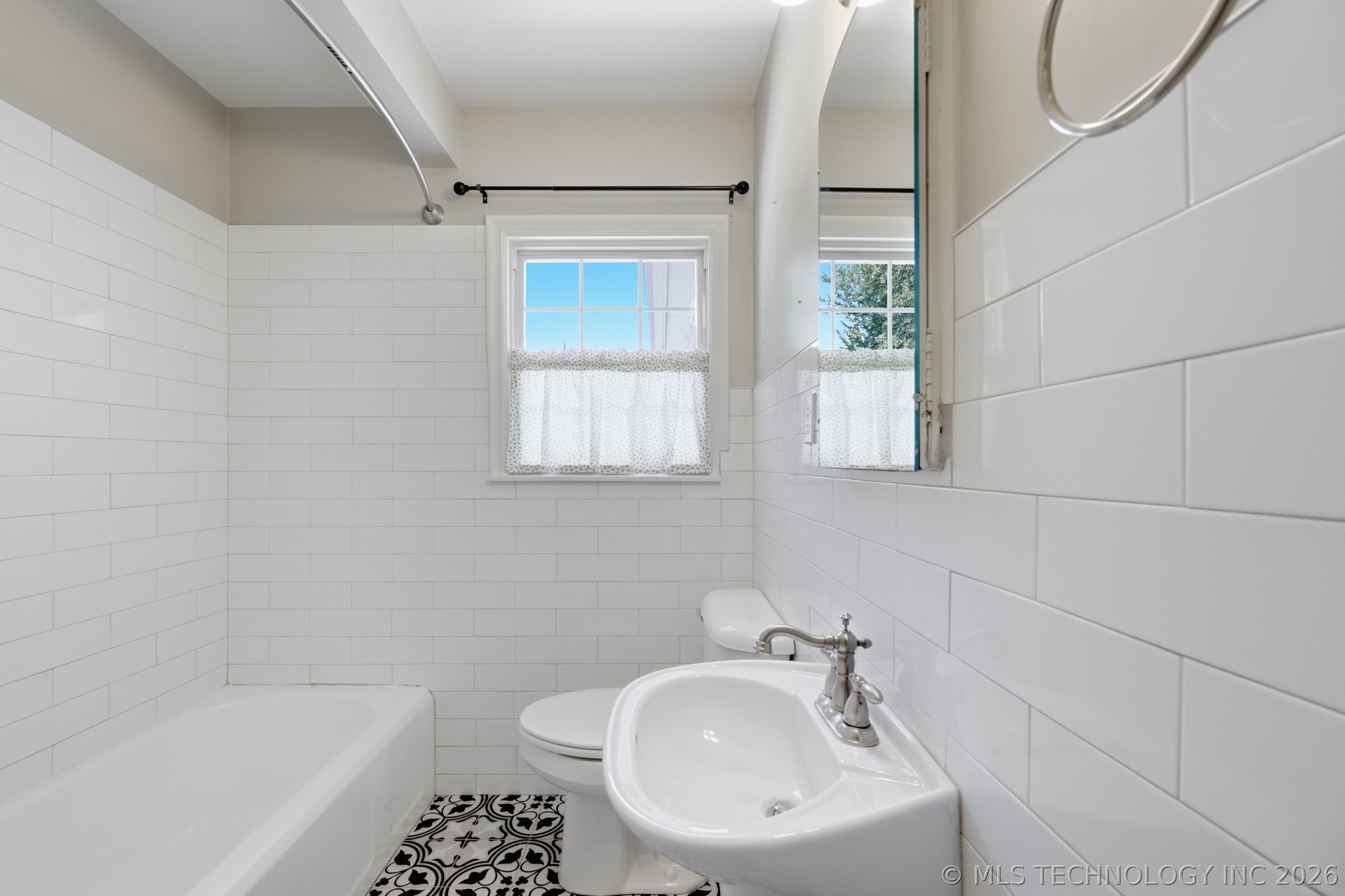 2611 E 18th Street Property Photo 13