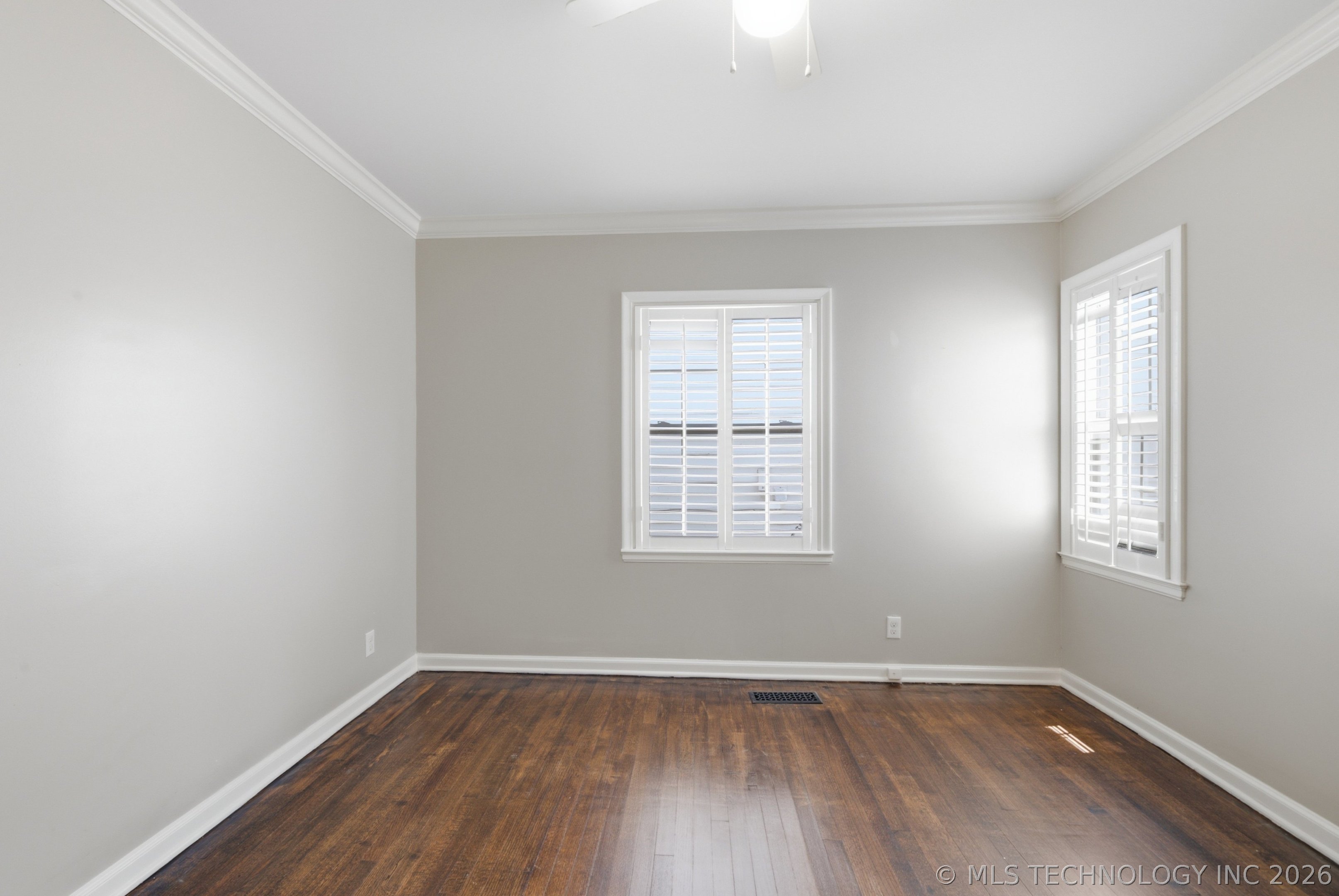 2611 E 18th Street Property Photo 17