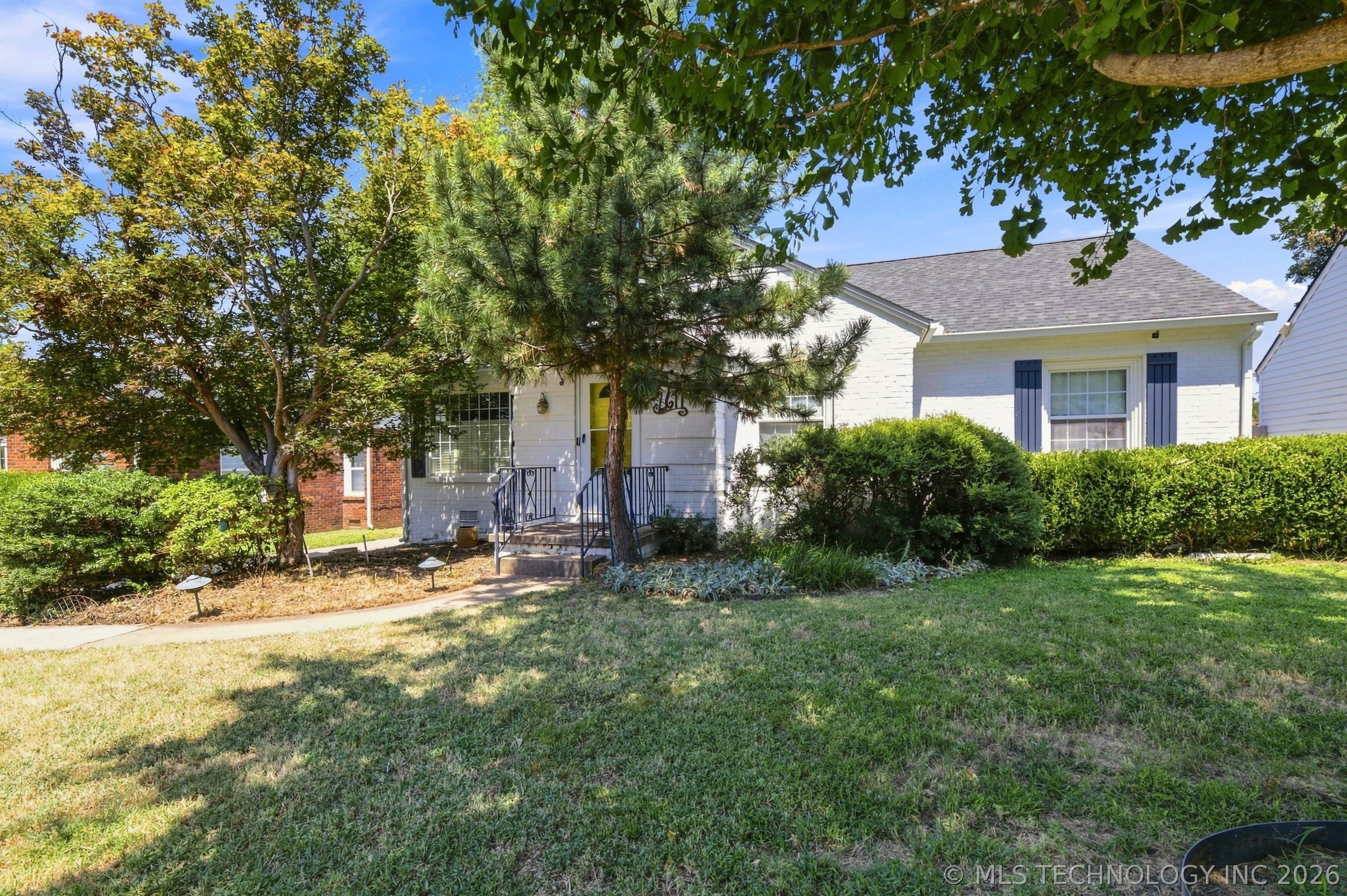 2611 E 18th Street Property Photo 41