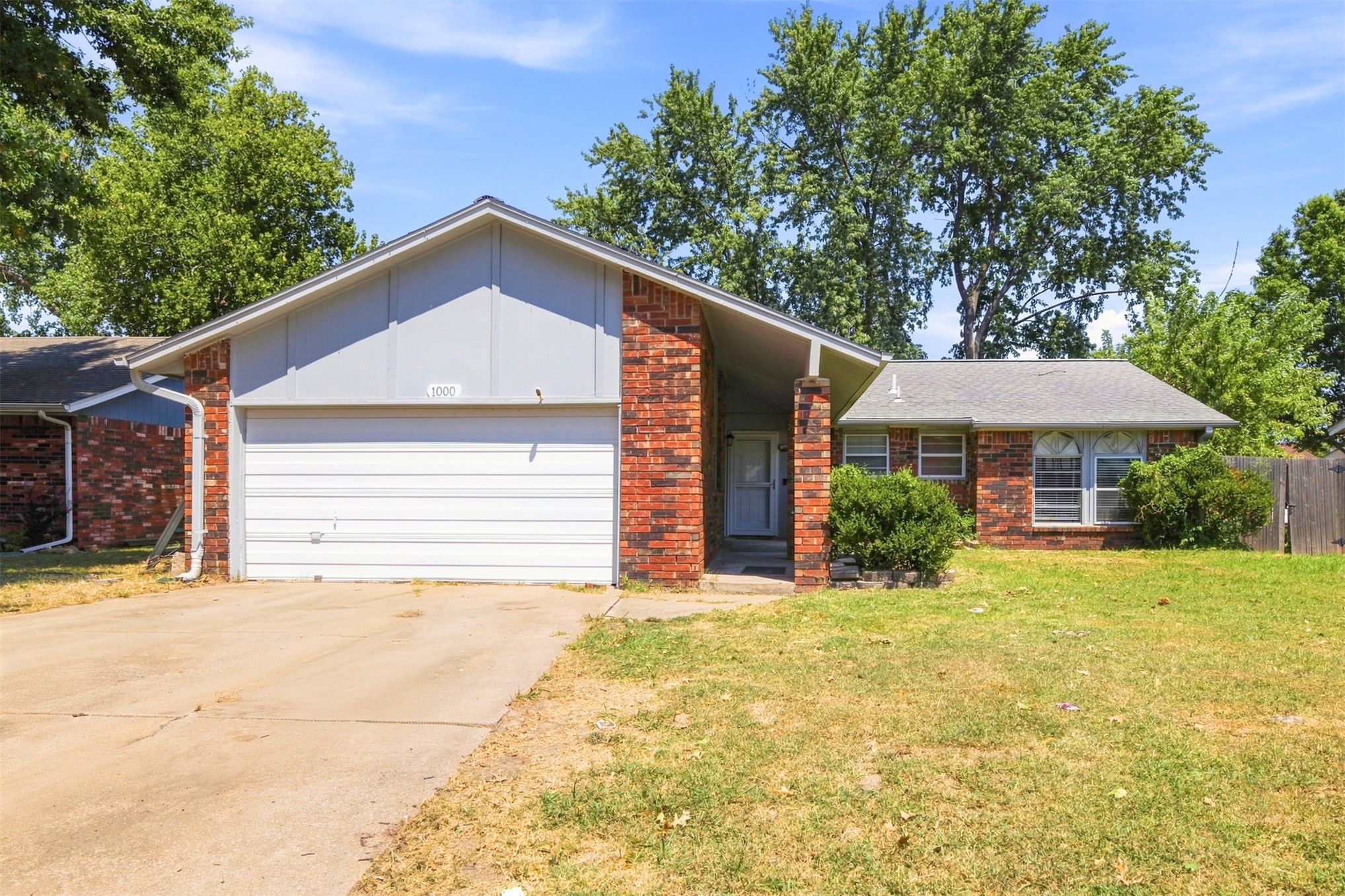 1000 W Nashville Street Property Photo 2