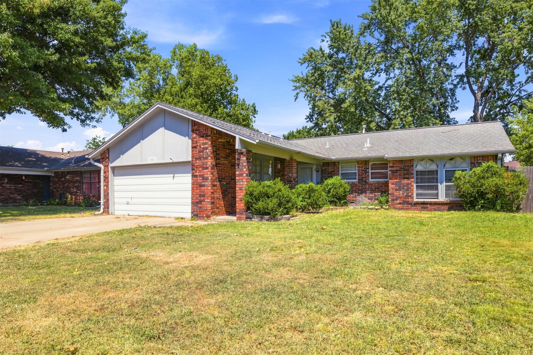 1000 W Nashville Street Property Photo 3