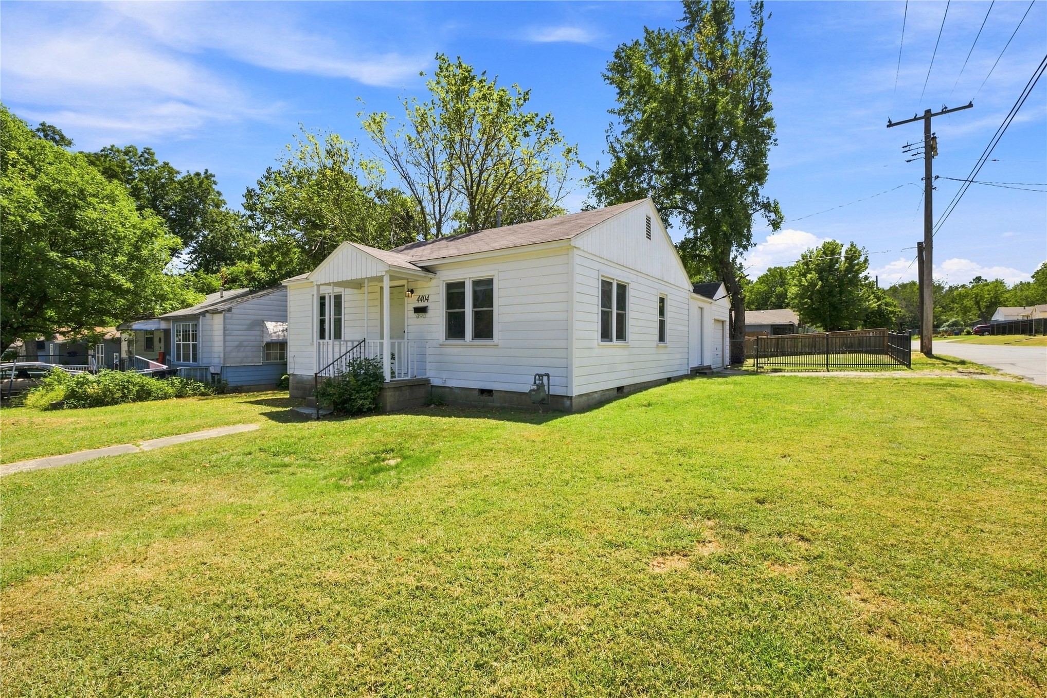 4404 E Independence Street Property Photo 2