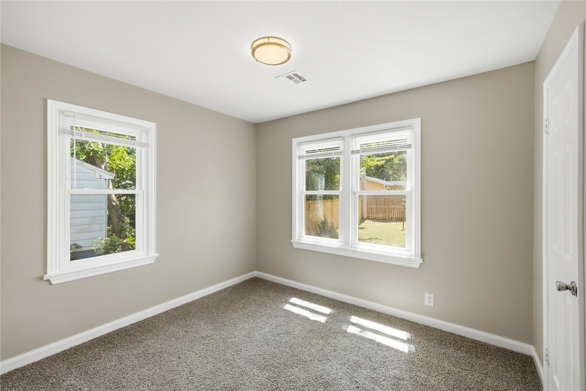 4404 E Independence Street Property Photo 6