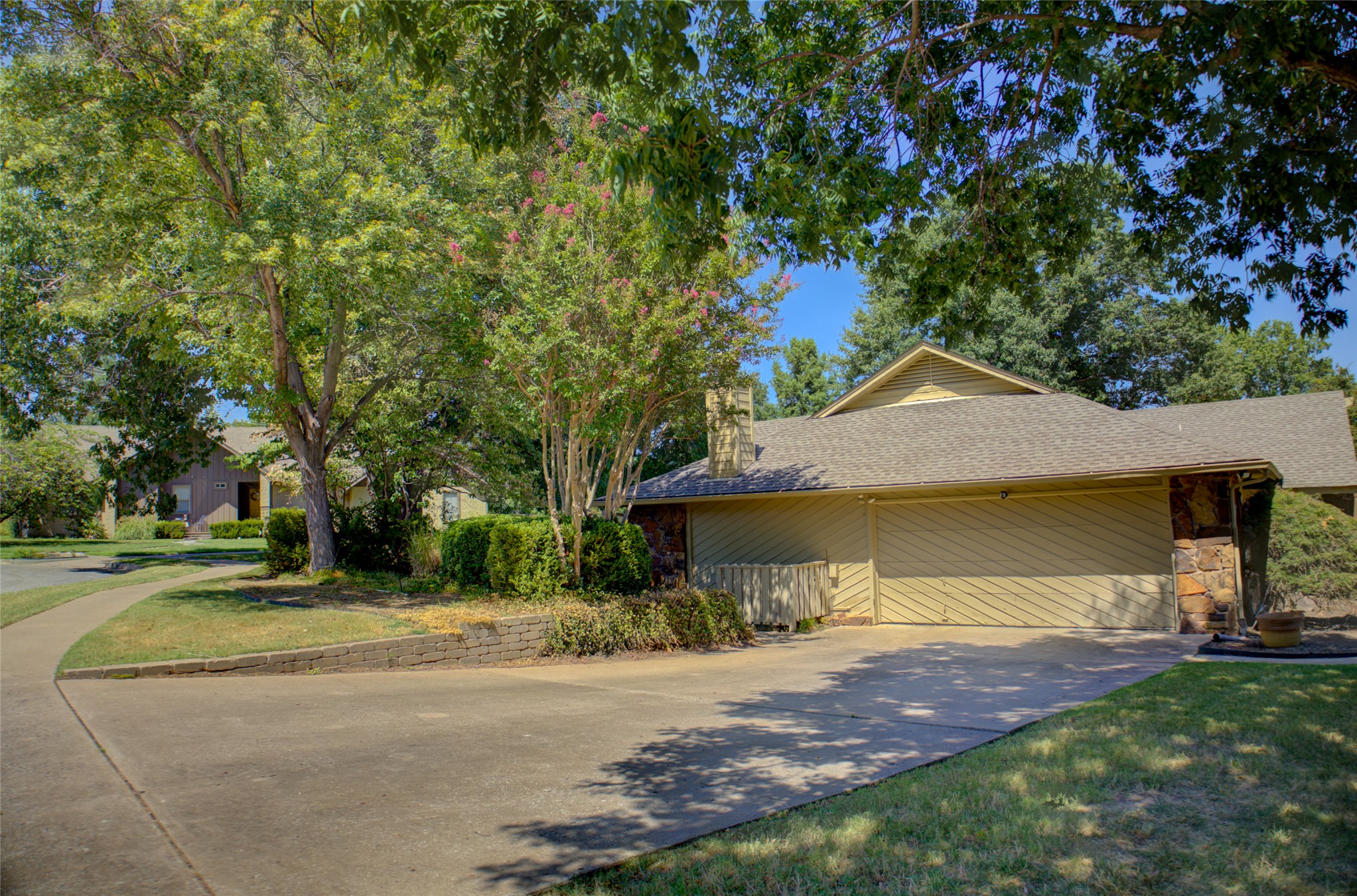 704 E Union Court Property Photo 55