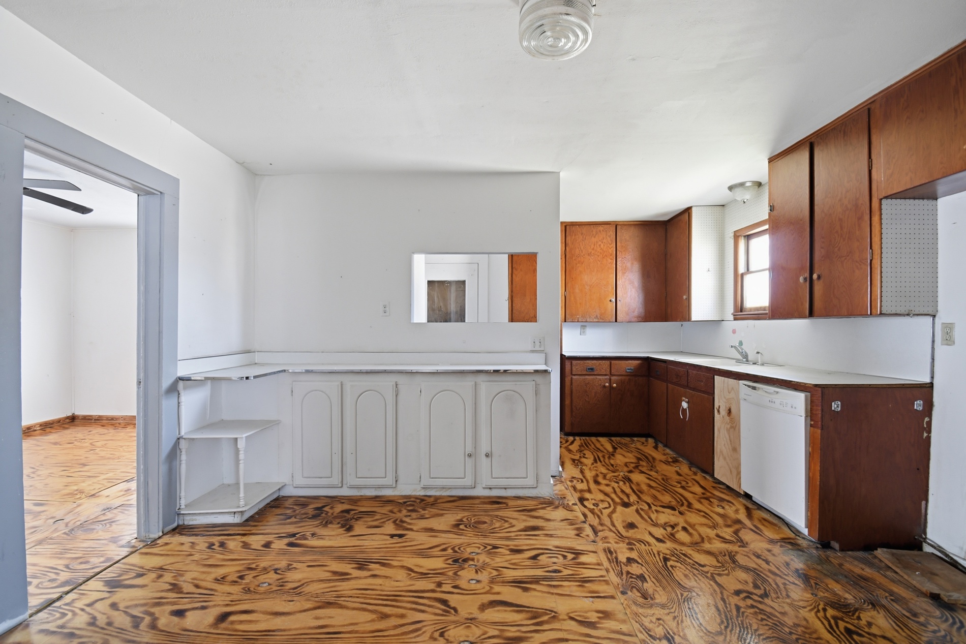123 7th Street Property Photo 5