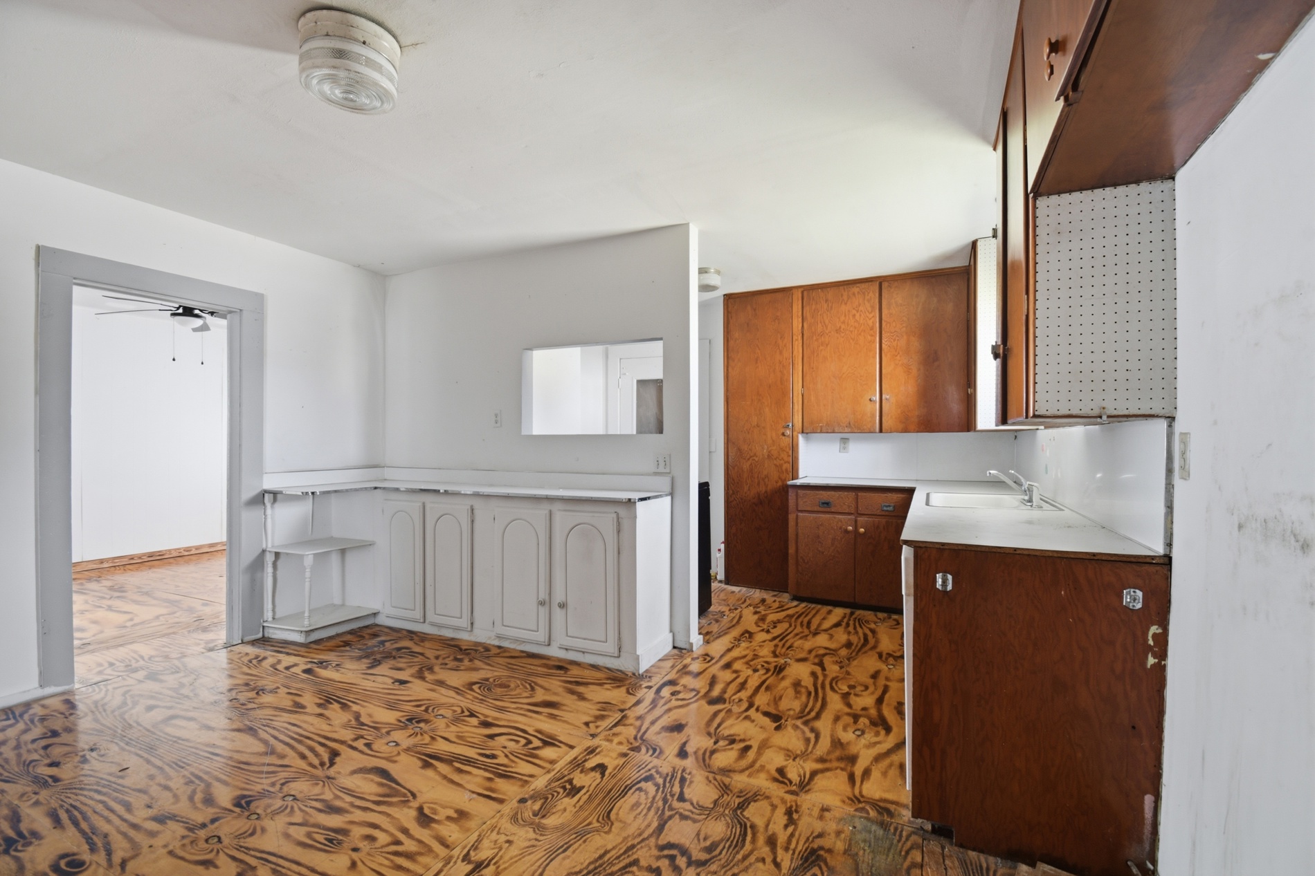 123 7th Street Property Photo 6