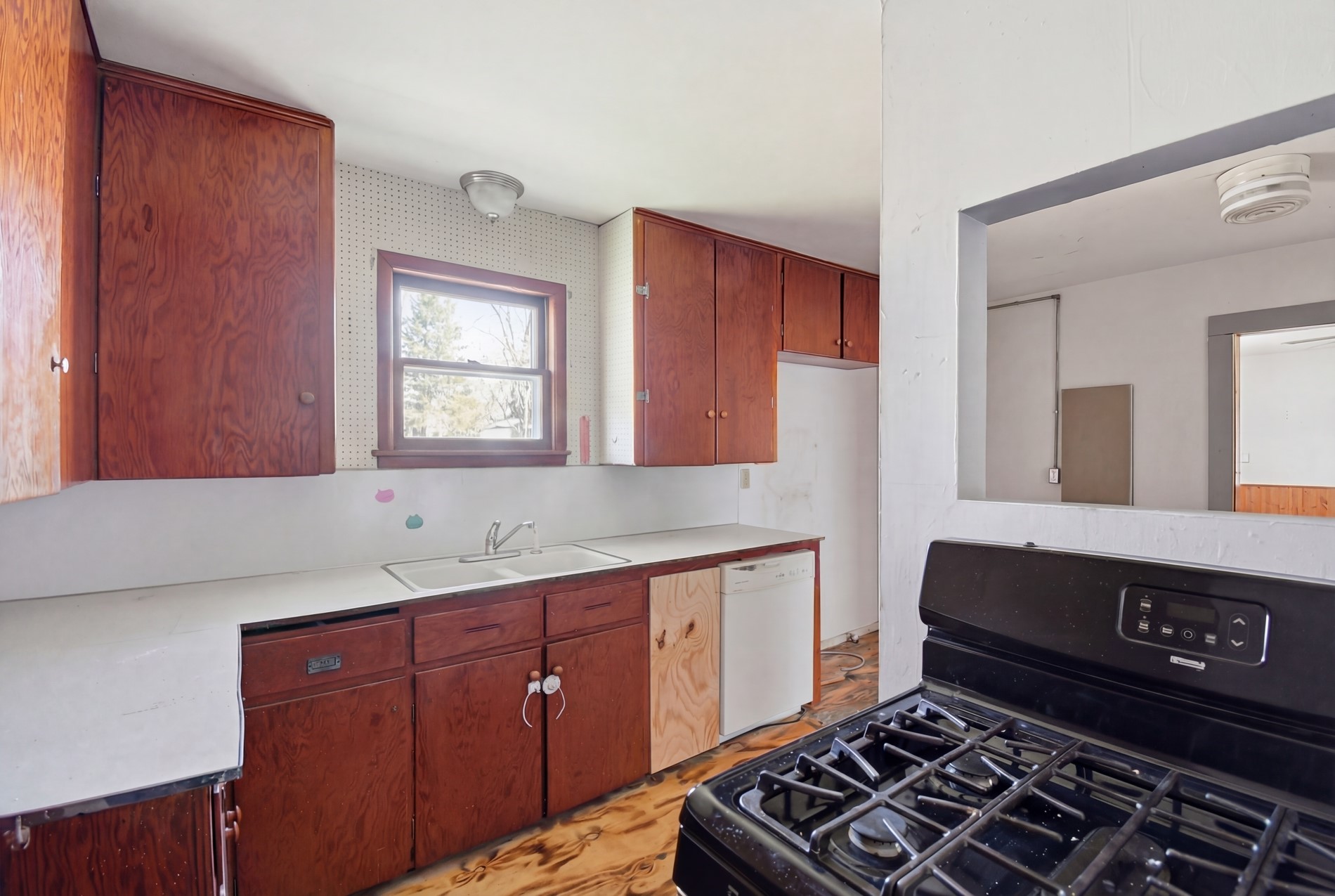 123 7th Street Property Photo 9