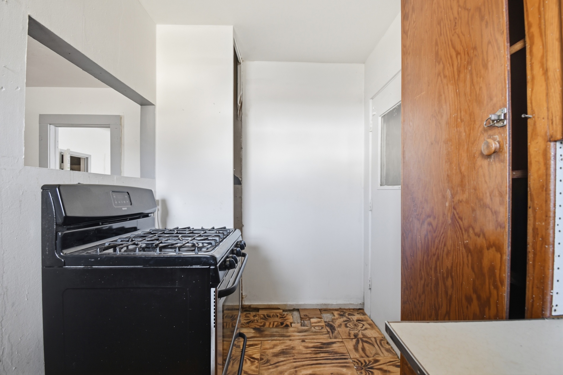 123 7th Street Property Photo 10