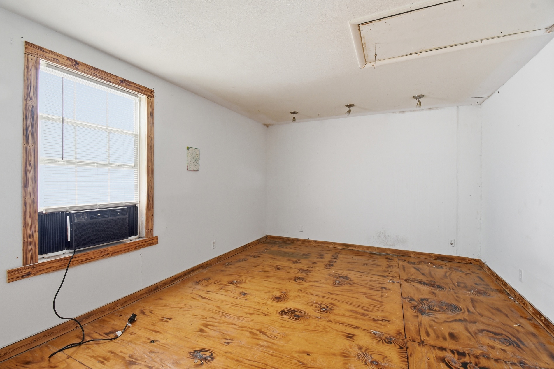 123 7th Street Property Photo 14