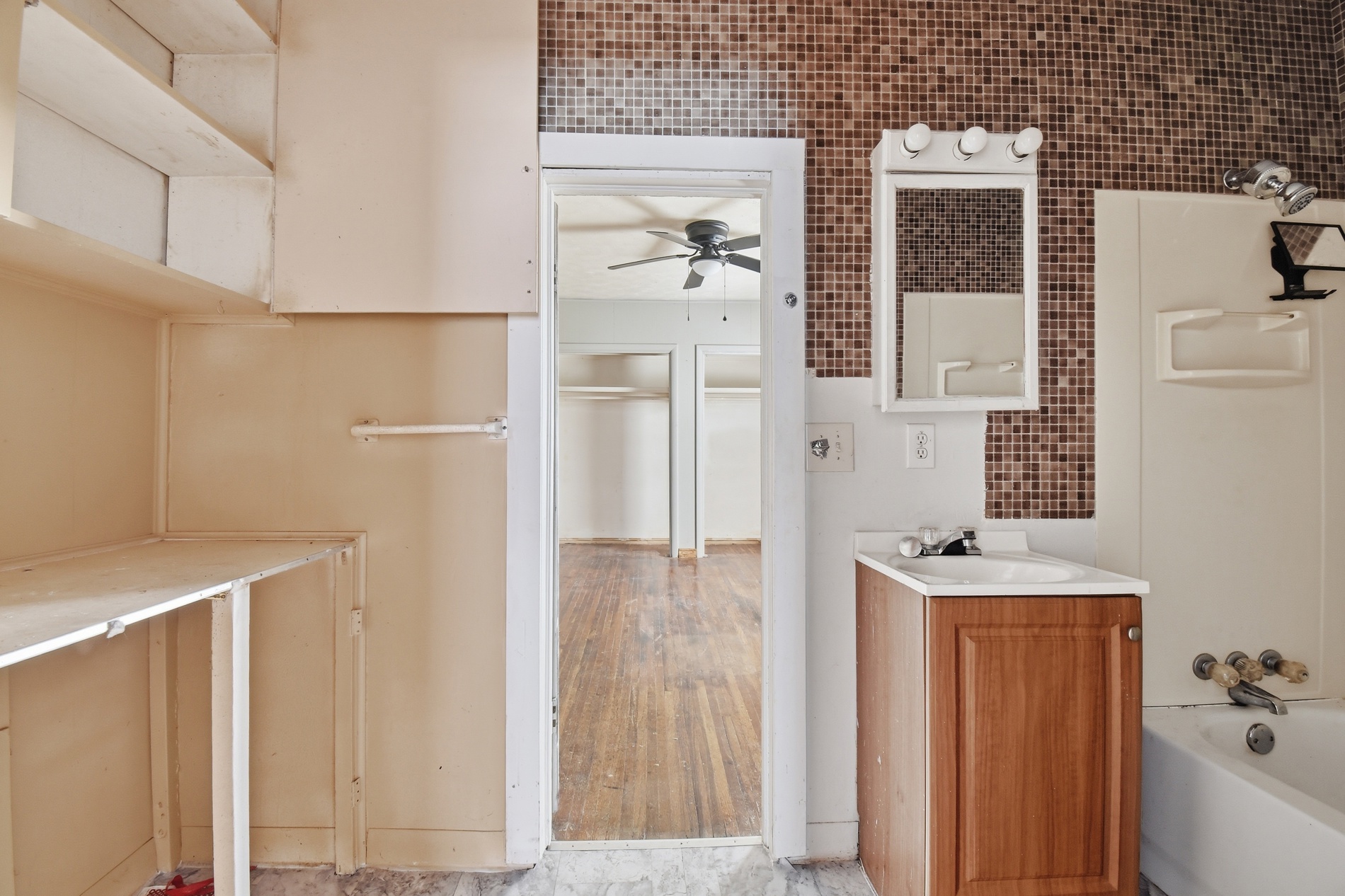 123 7th Street Property Photo 19