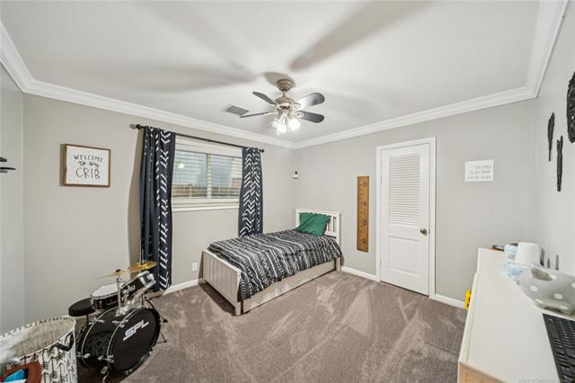 4708 S Lakewood Avenue Property Photo 22