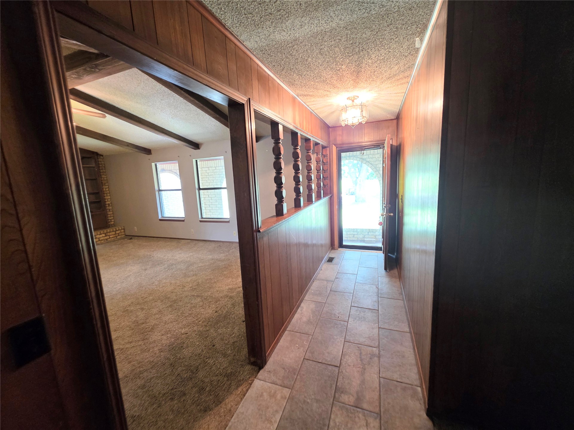 8424 S 353rd Avenue E Property Photo 3