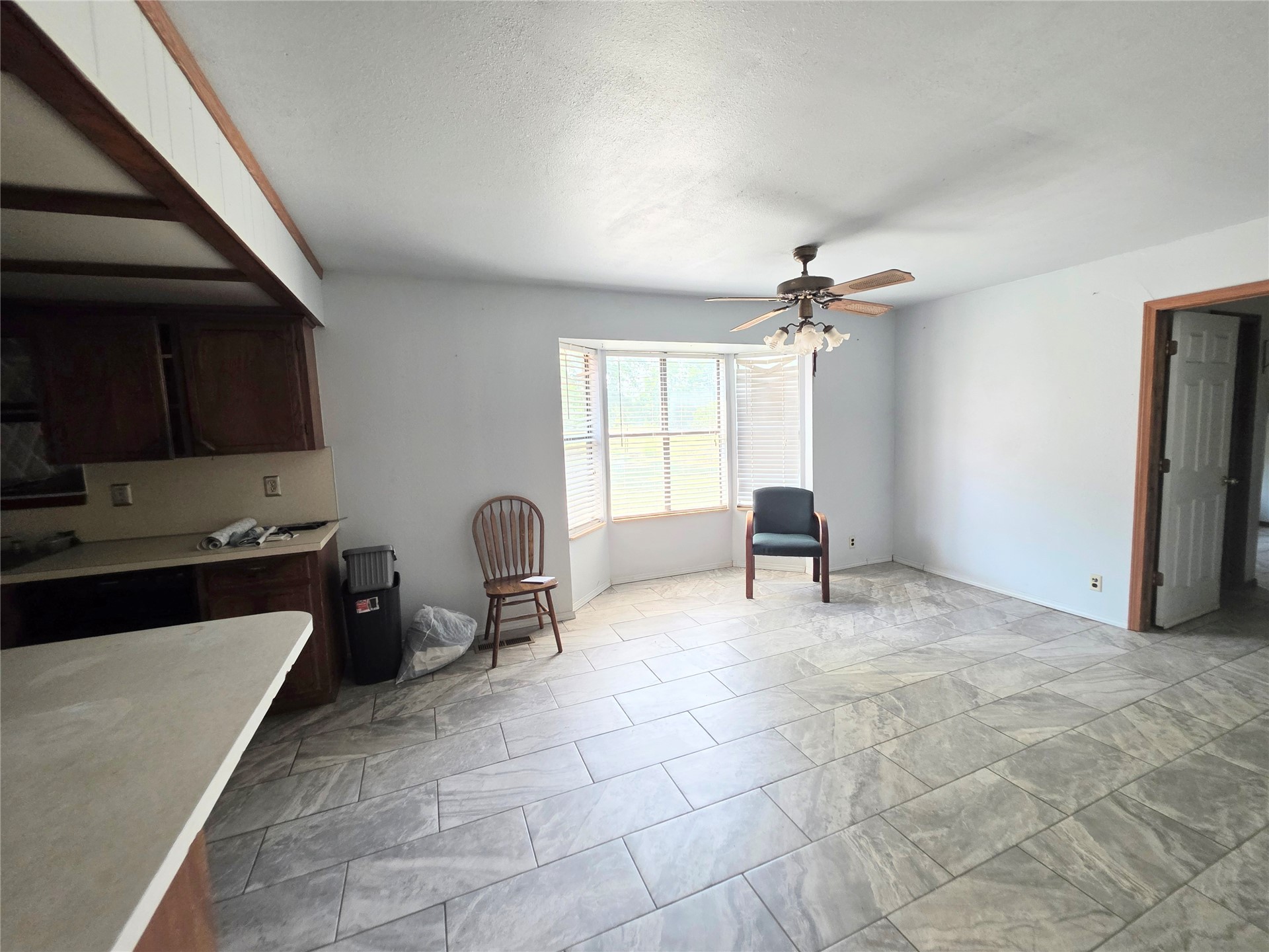 8424 S 353rd Avenue E Property Photo 11