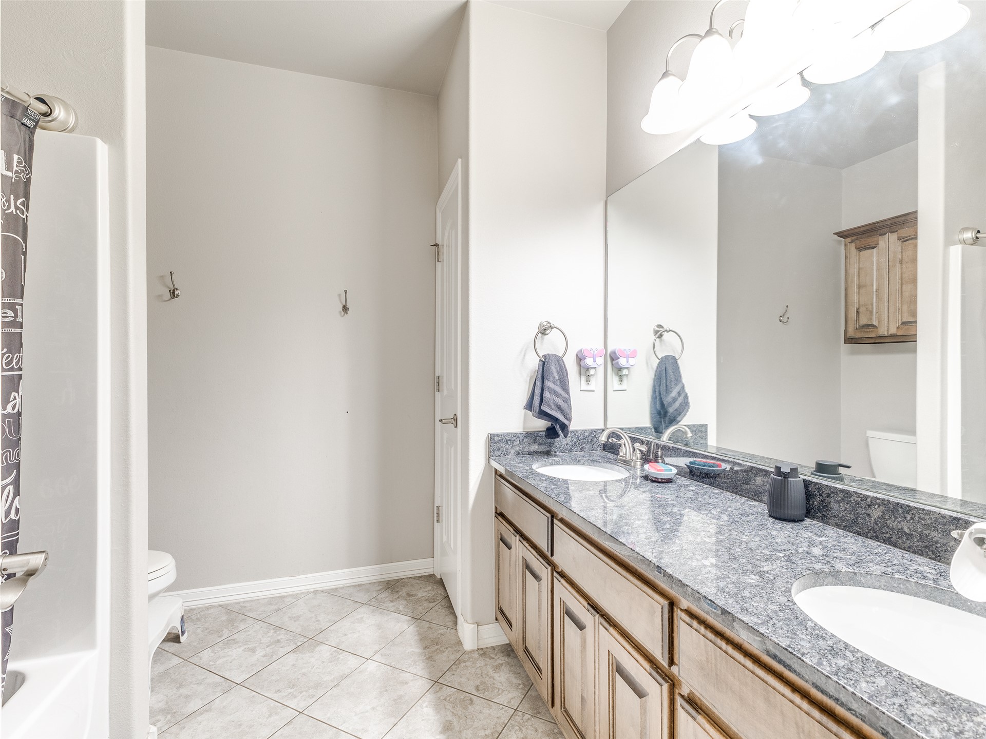 8004 S 13th Street Property Photo 27