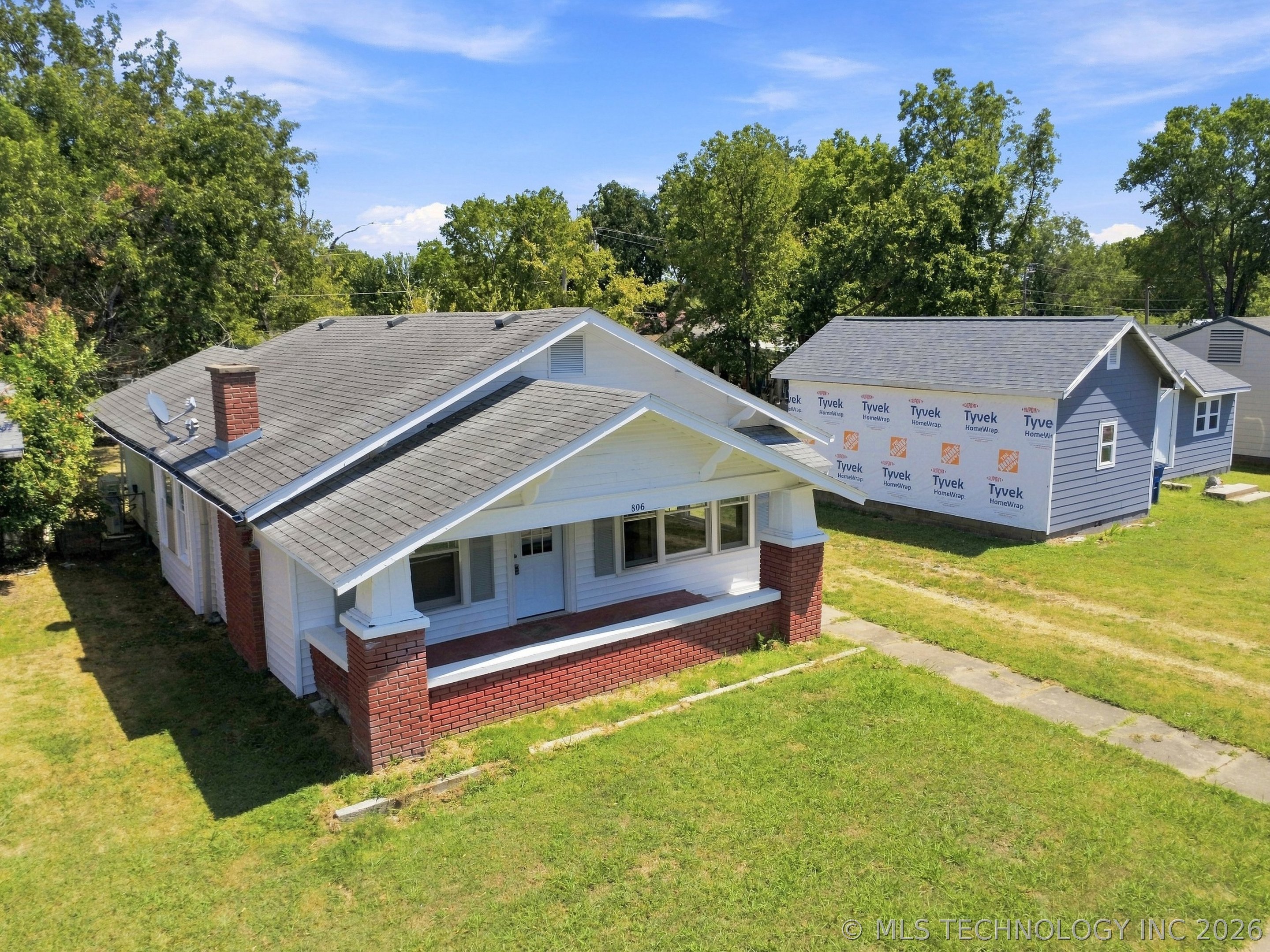 806 S Price Street Property Photo 3