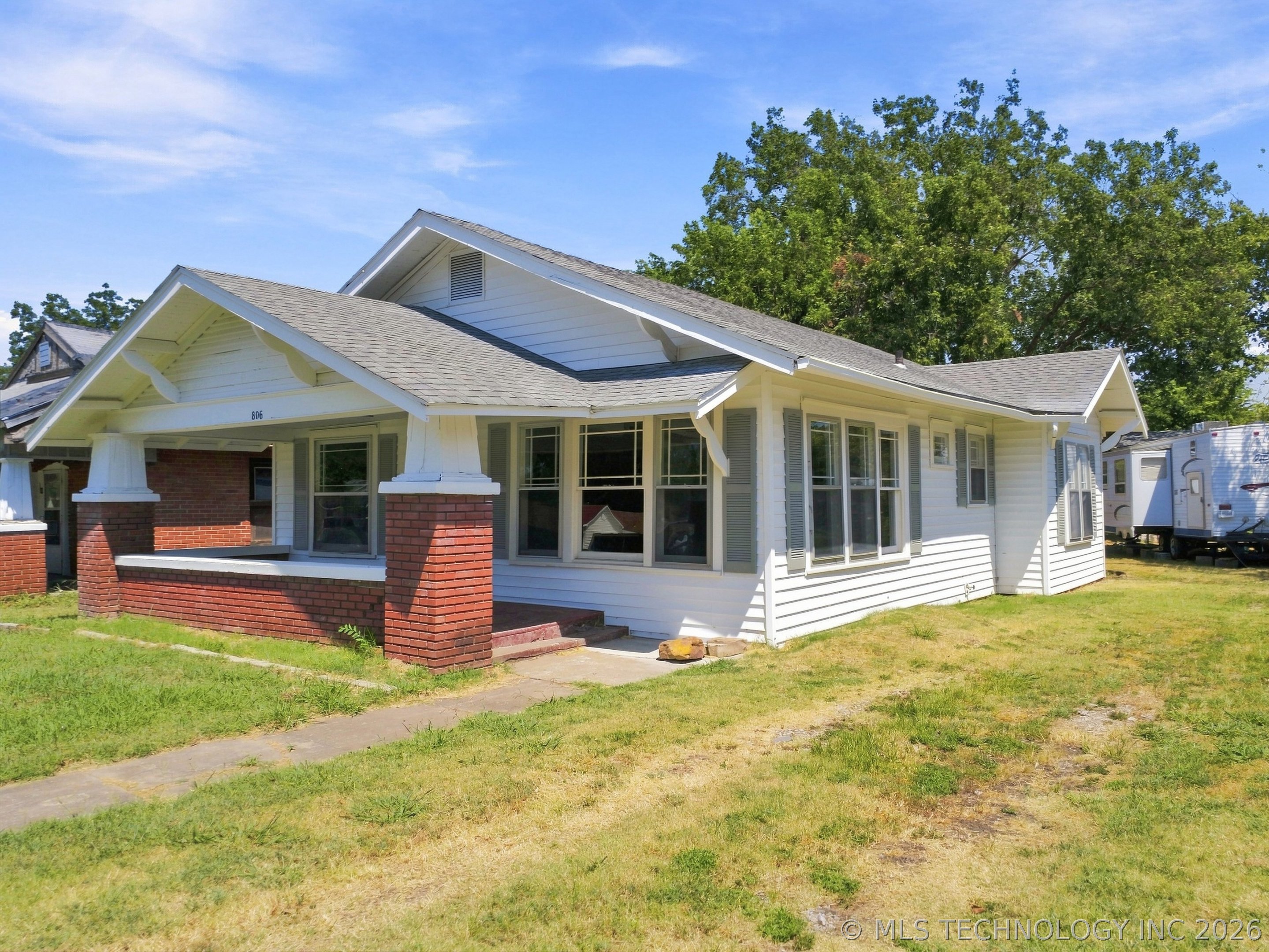 806 S Price Street Property Photo 4