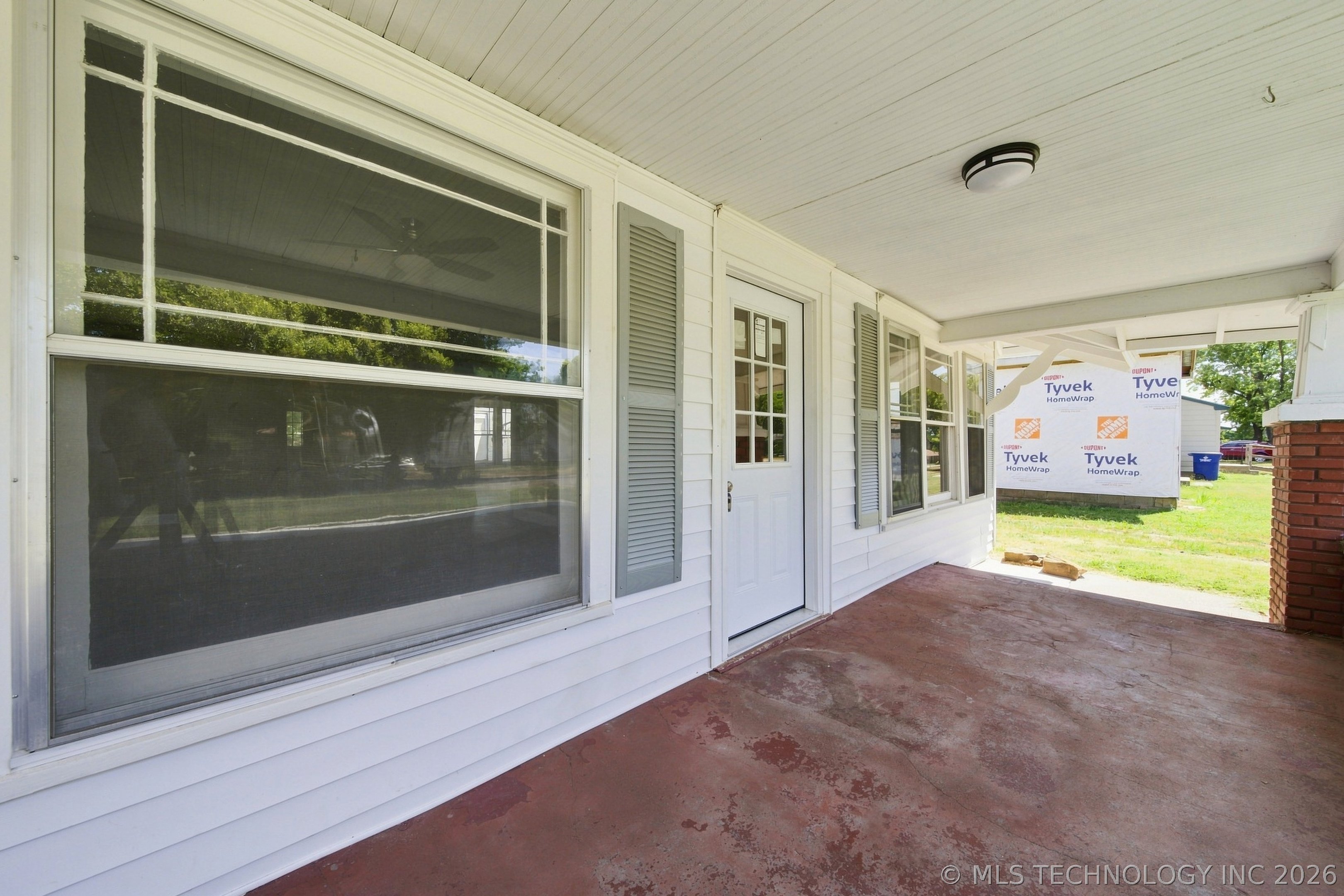 806 S Price Street Property Photo 5