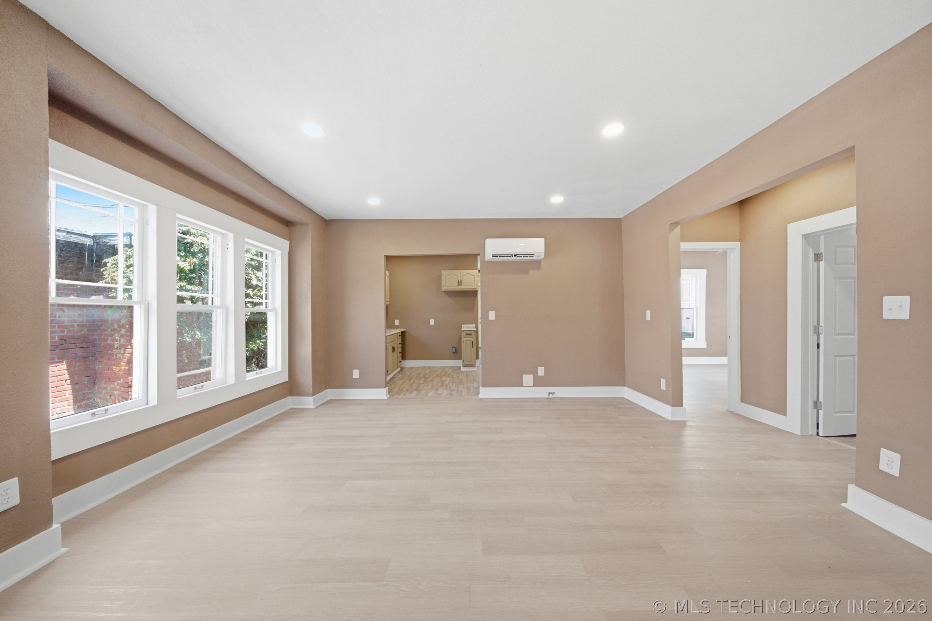 806 S Price Street Property Photo 7