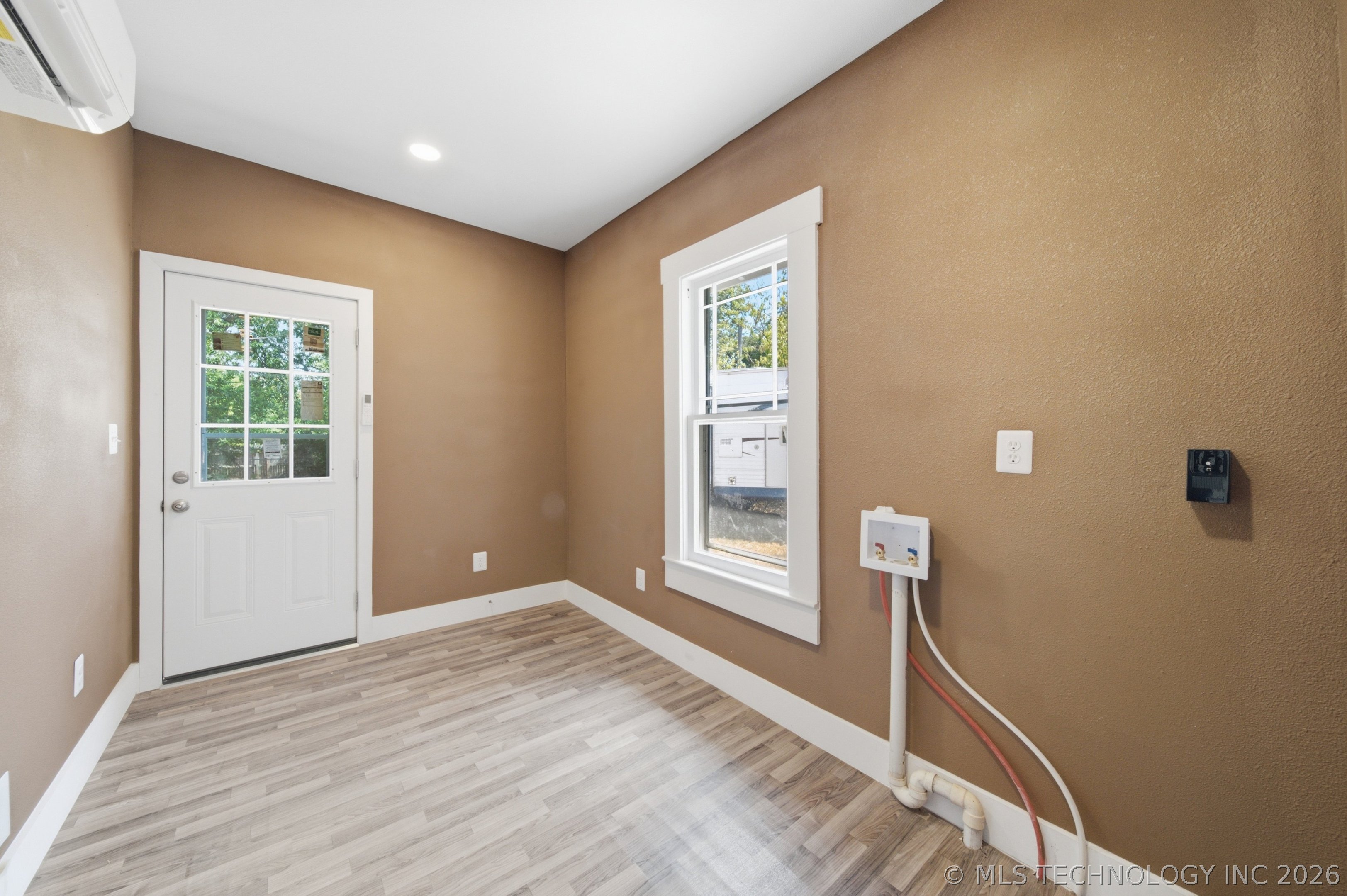 806 S Price Street Property Photo 12