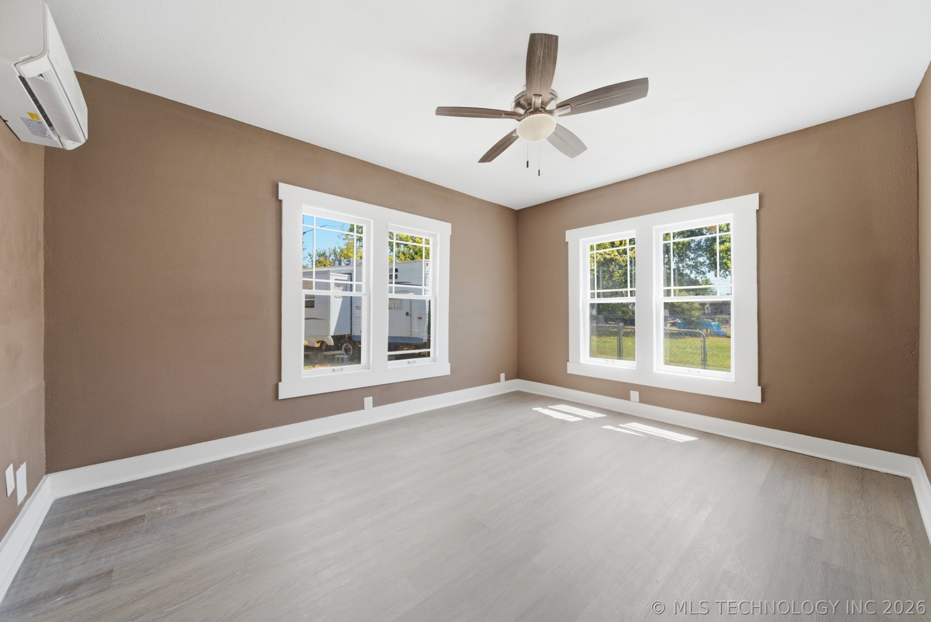 806 S Price Street Property Photo 14