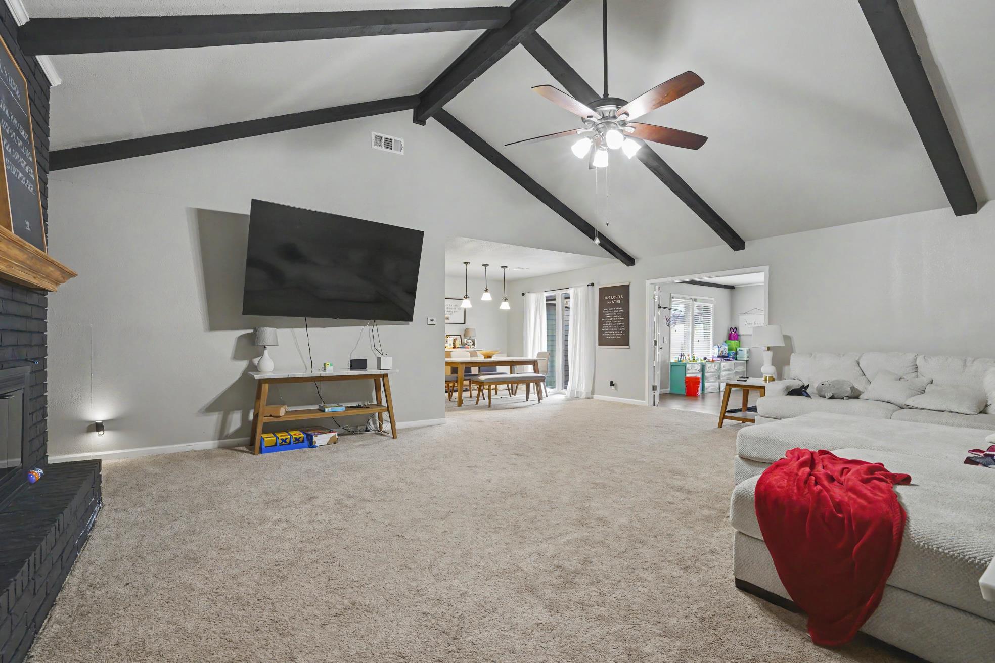 7617 66th Street Property Photo 4