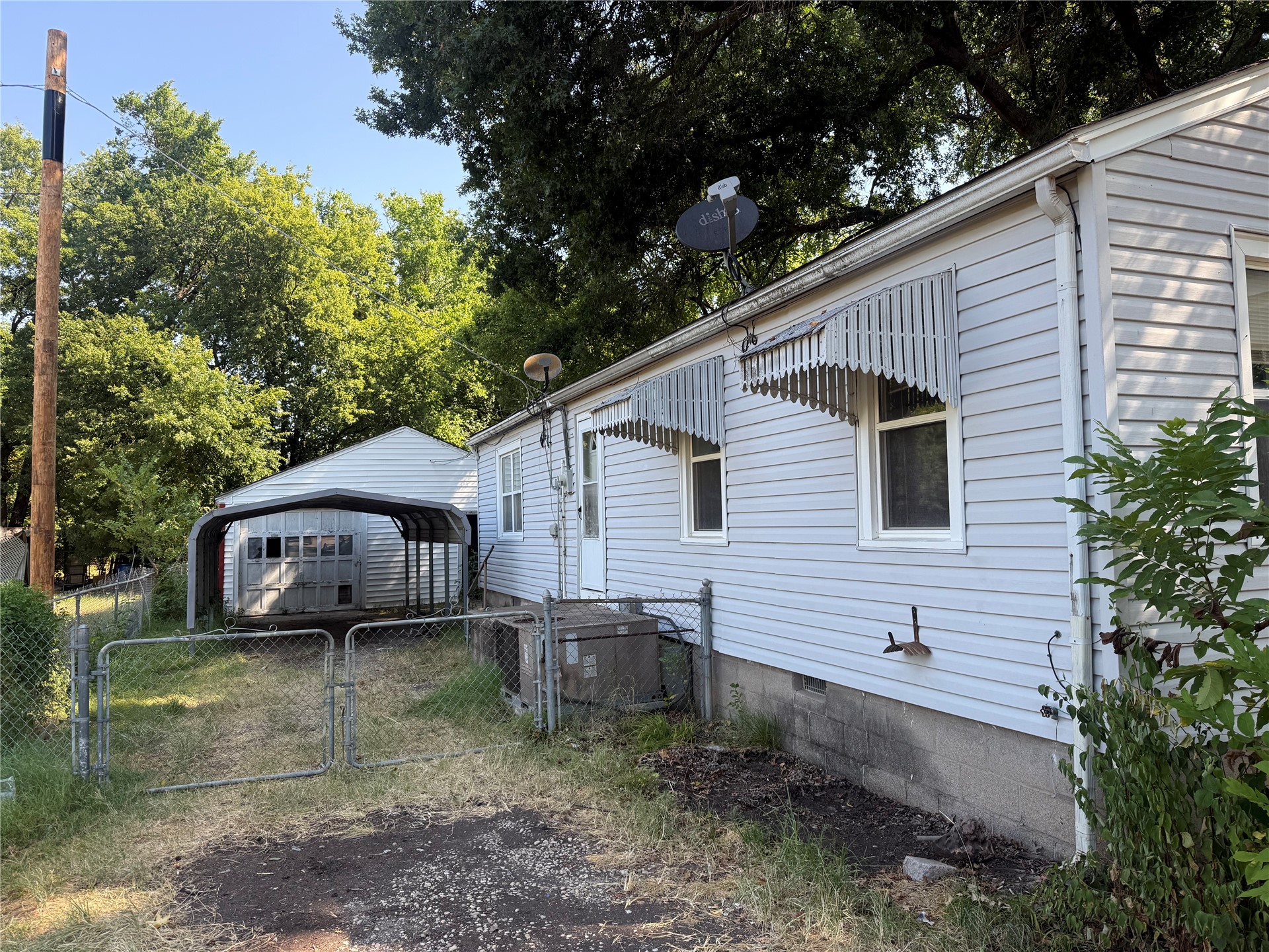 708 Herrick Property Photo 2