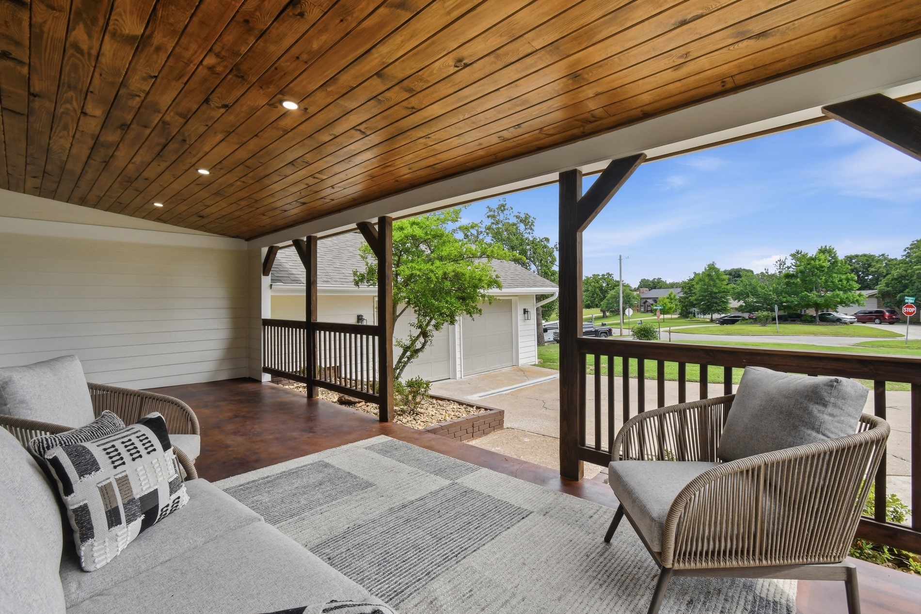 701 Oak Ridge Drive Property Photo 4