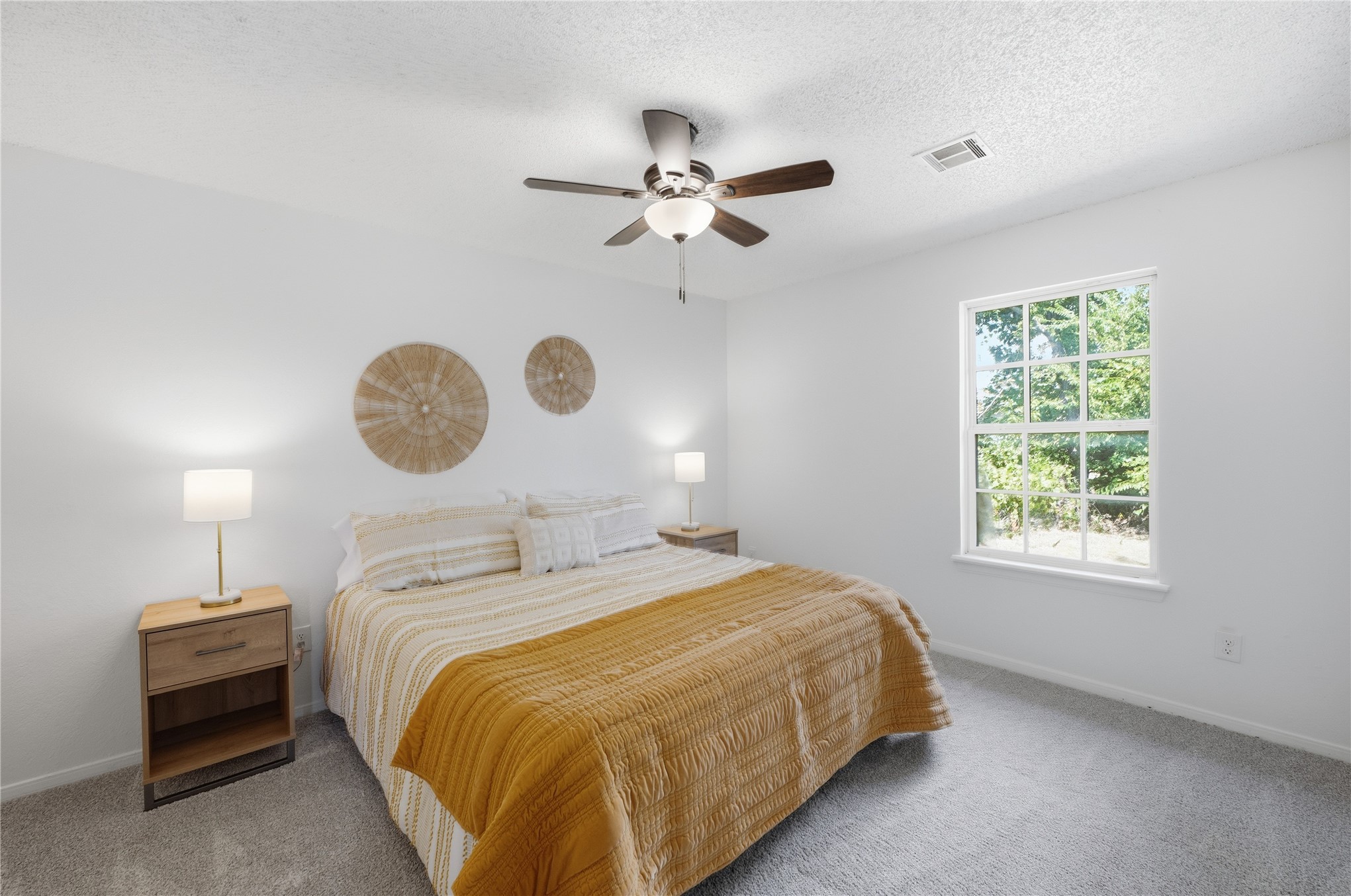 1023 N Redbud Avenue Property Photo 13