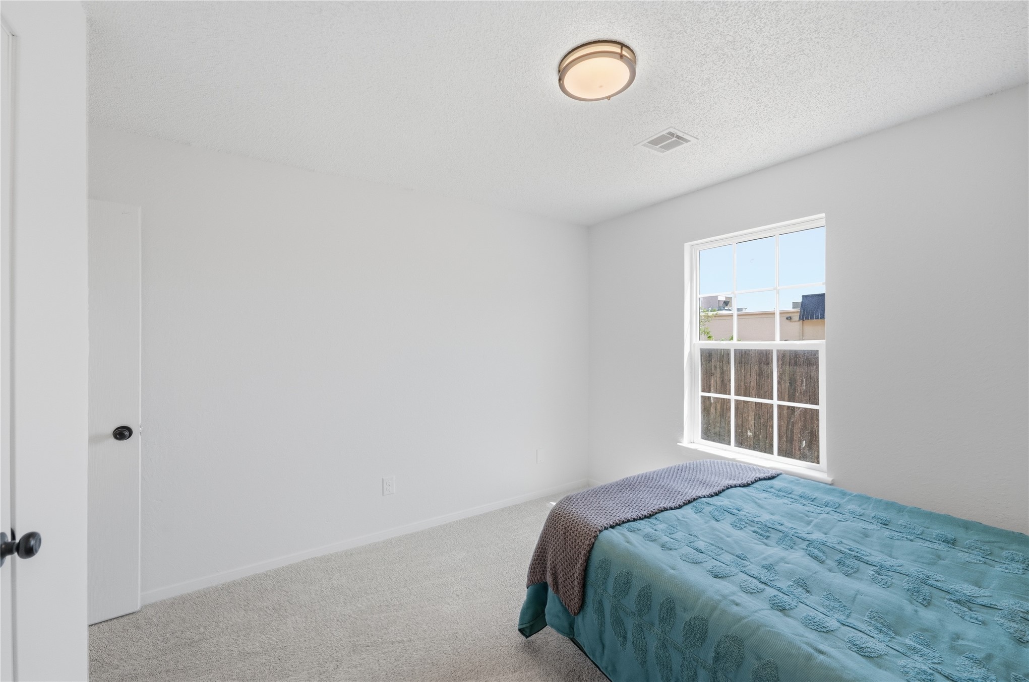 1023 N Redbud Avenue Property Photo 23