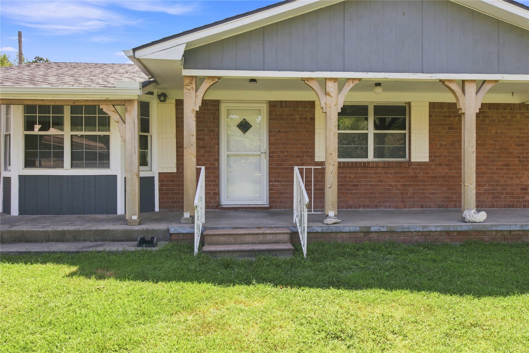 2424 N State Highway 82 Highway Property Photo 4