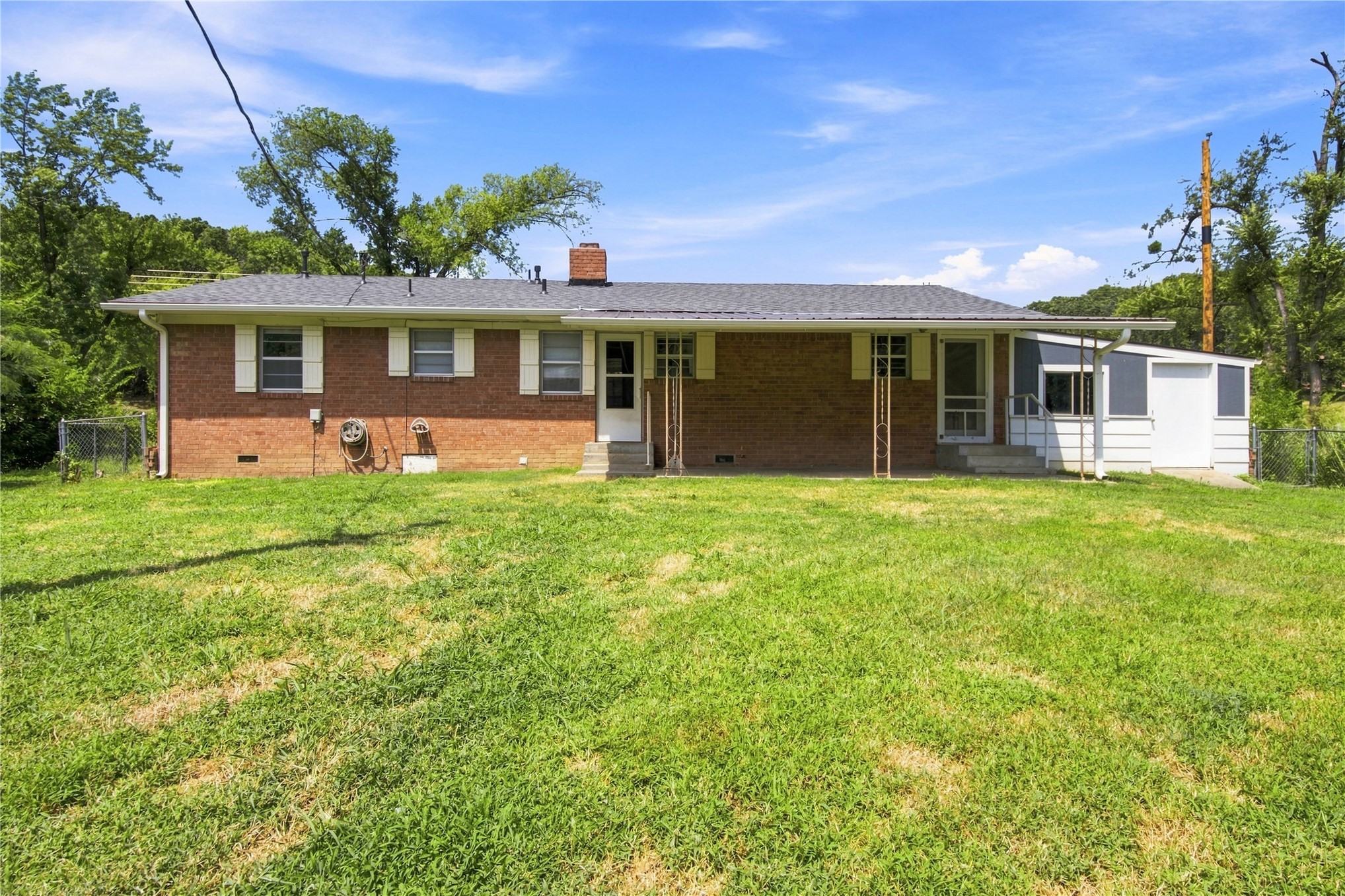 2424 N State Highway 82 Highway Property Photo 26