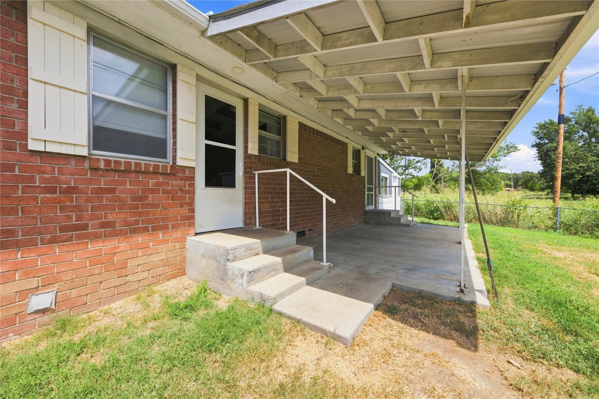 2424 N State Highway 82 Highway Property Photo 27