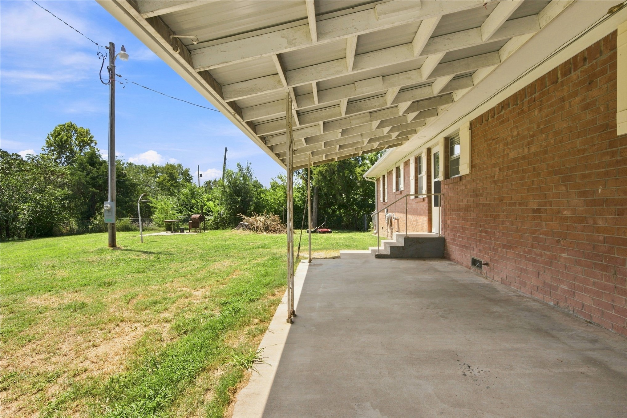 2424 N State Highway 82 Highway Property Photo 28
