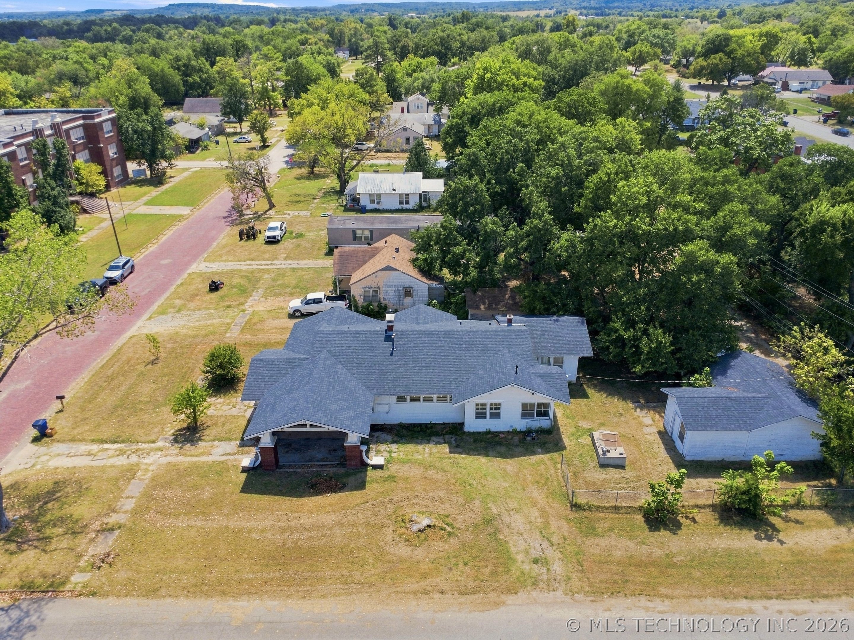 603 S Wood Avenue Property Photo 5