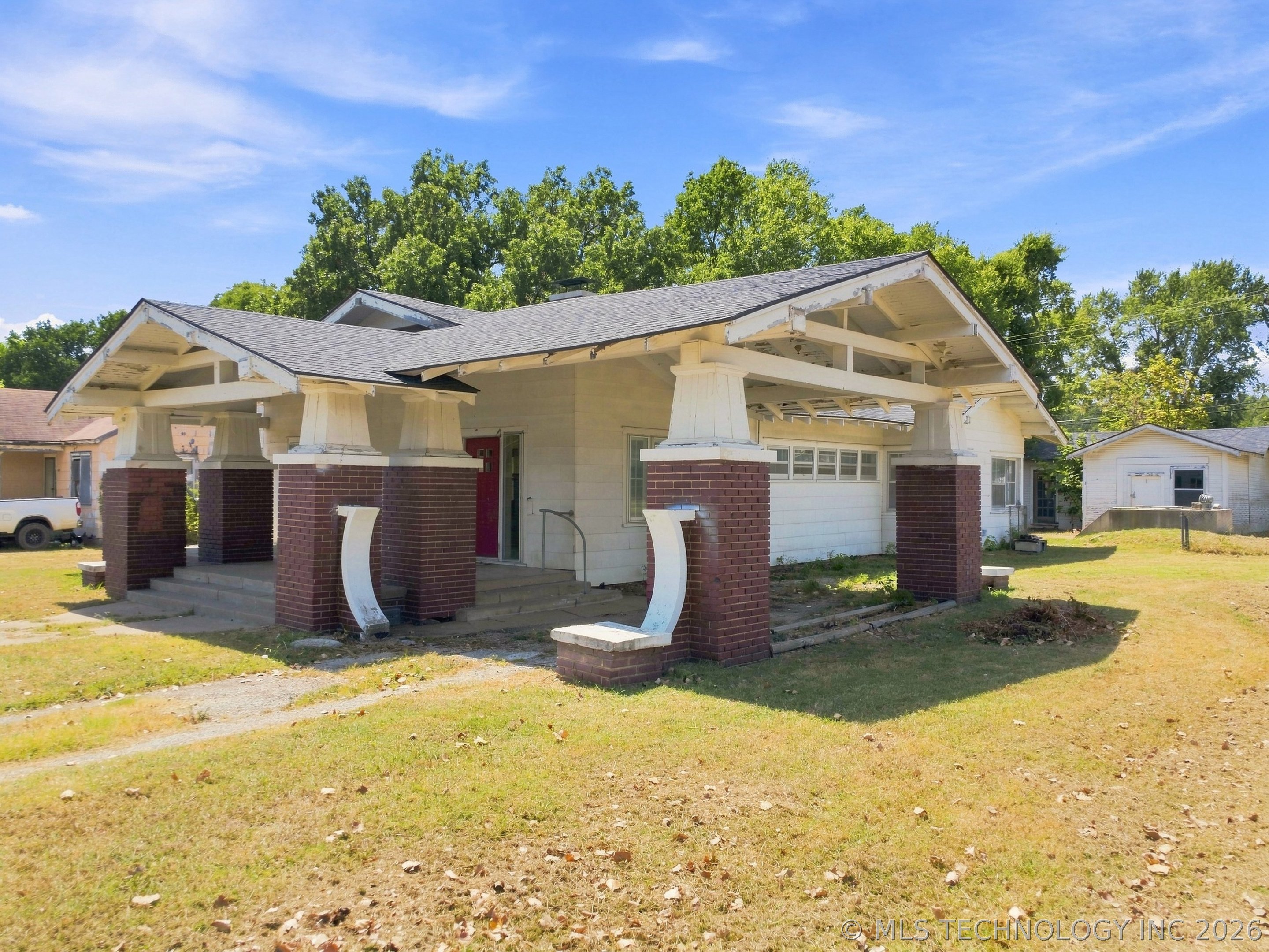 603 S Wood Avenue Property Photo 6