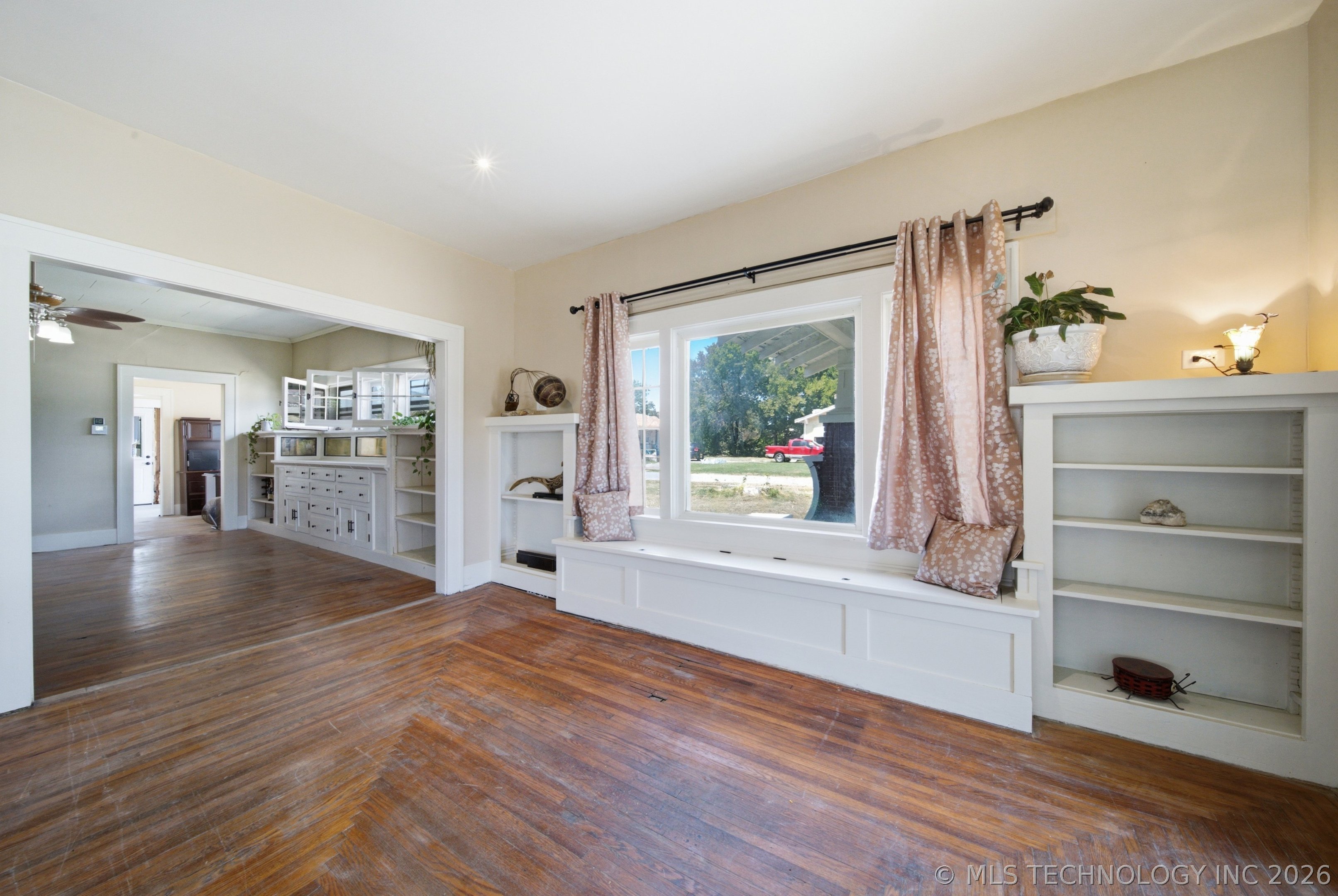 603 S Wood Avenue Property Photo 9