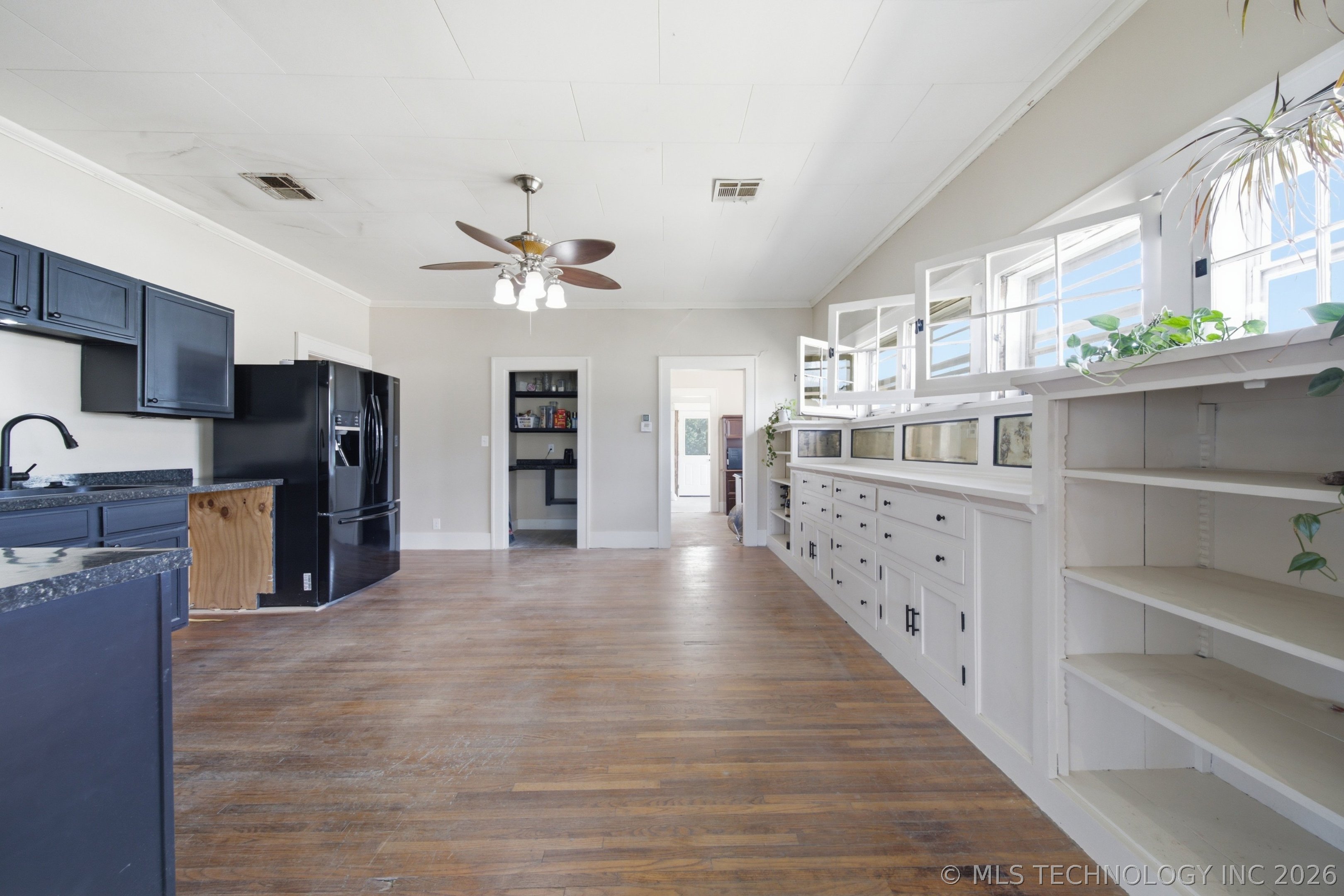 603 S Wood Avenue Property Photo 10