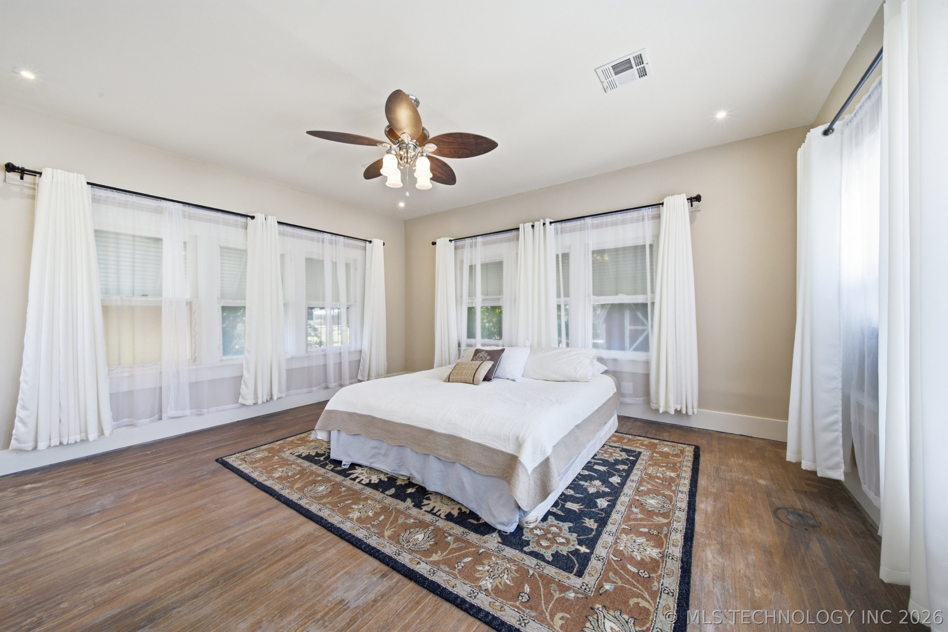 603 S Wood Avenue Property Photo 15