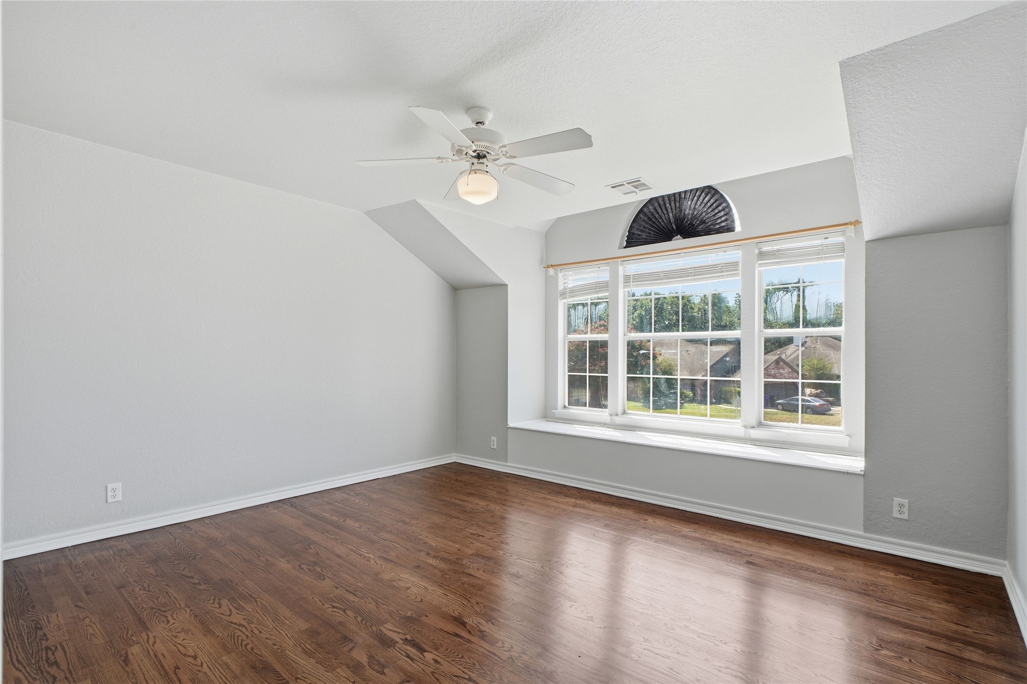 1301 N Willow Avenue Property Photo 37