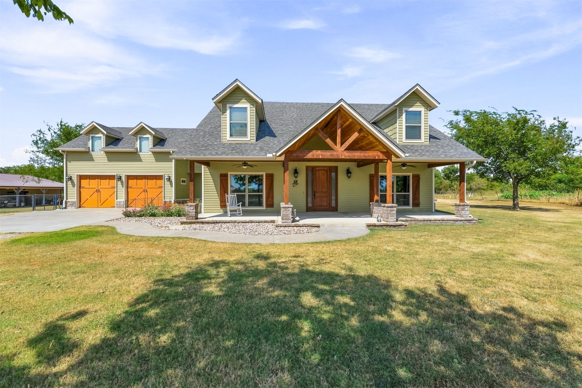 10053 E 350 Road Property Photo 1