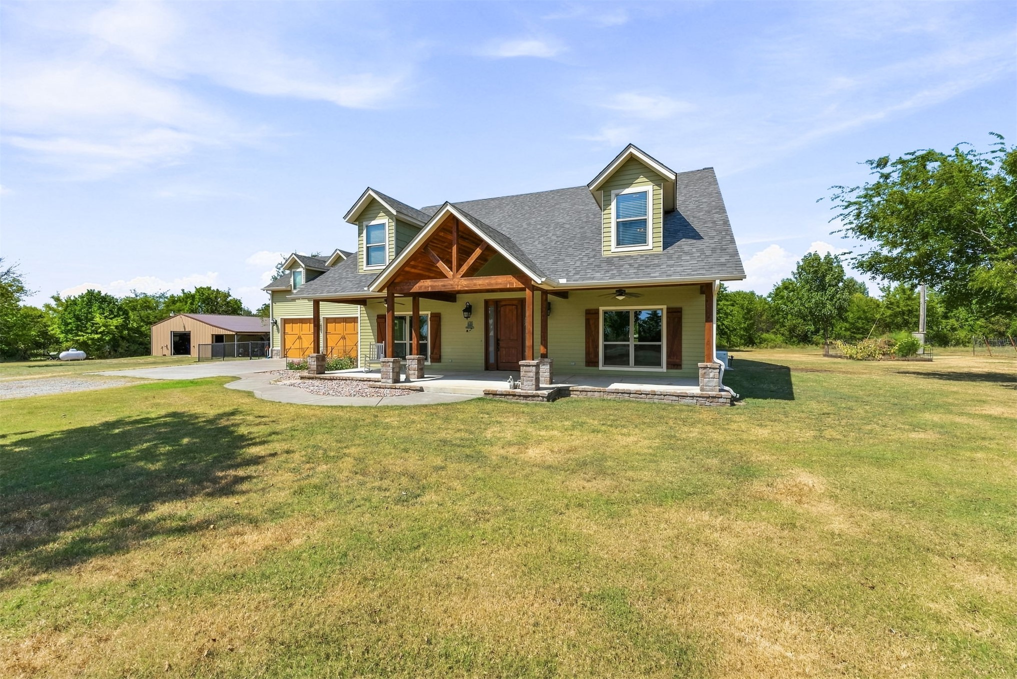 10053 E 350 Road Property Photo 2