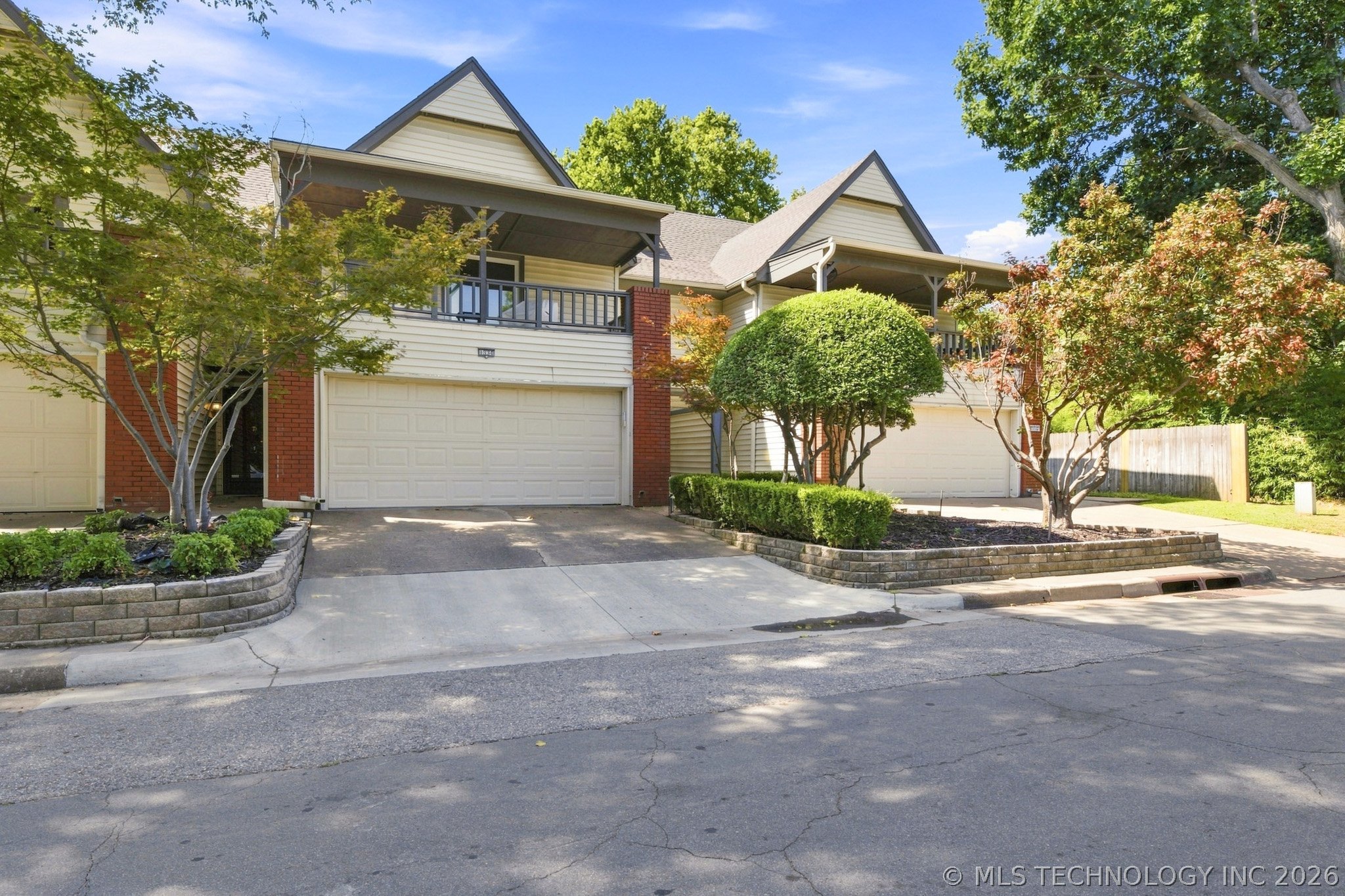 1334 E 48th Street Property Photo 2