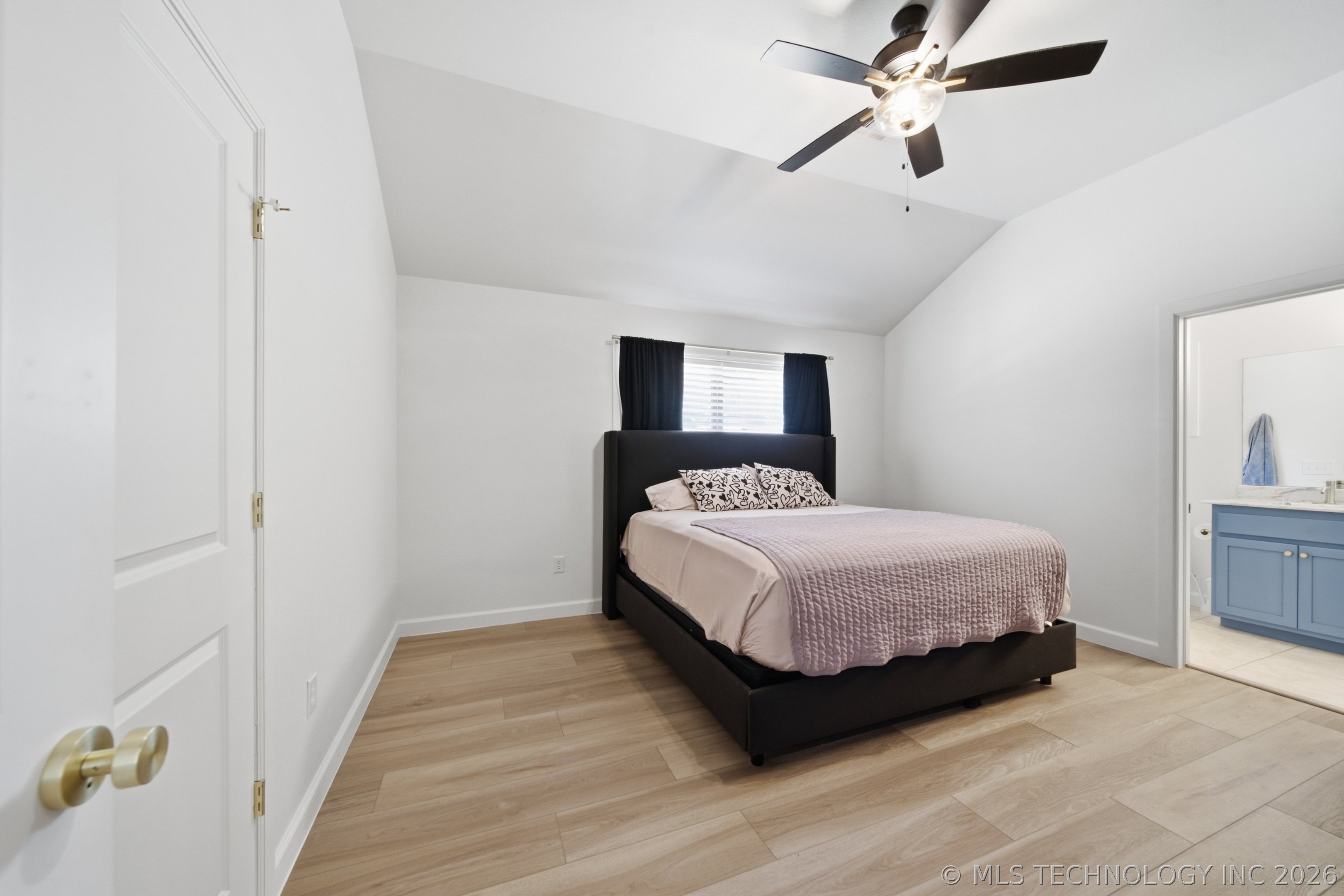 1746 S Erie Place Property Photo 18