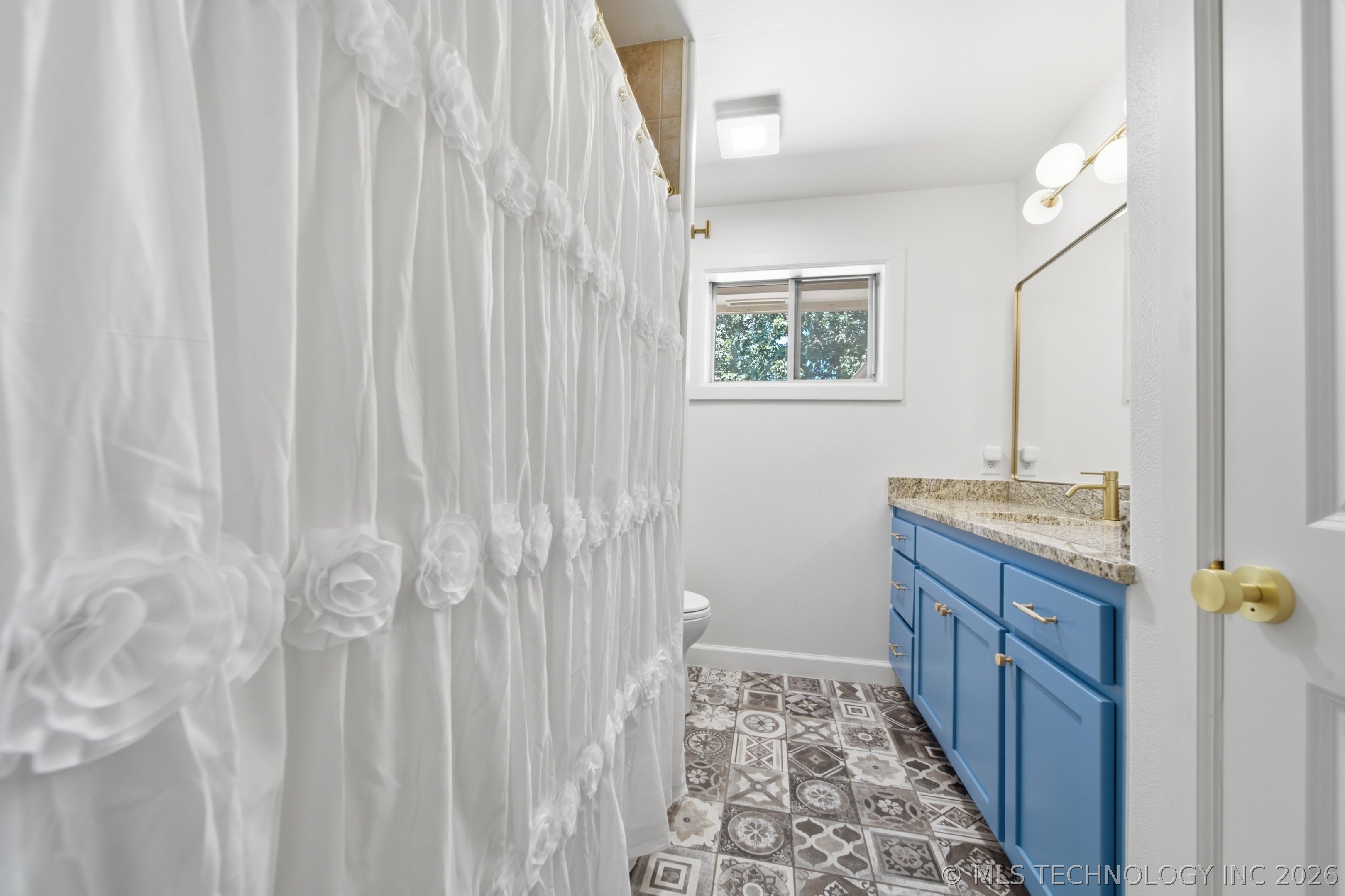 1746 S Erie Place Property Photo 23