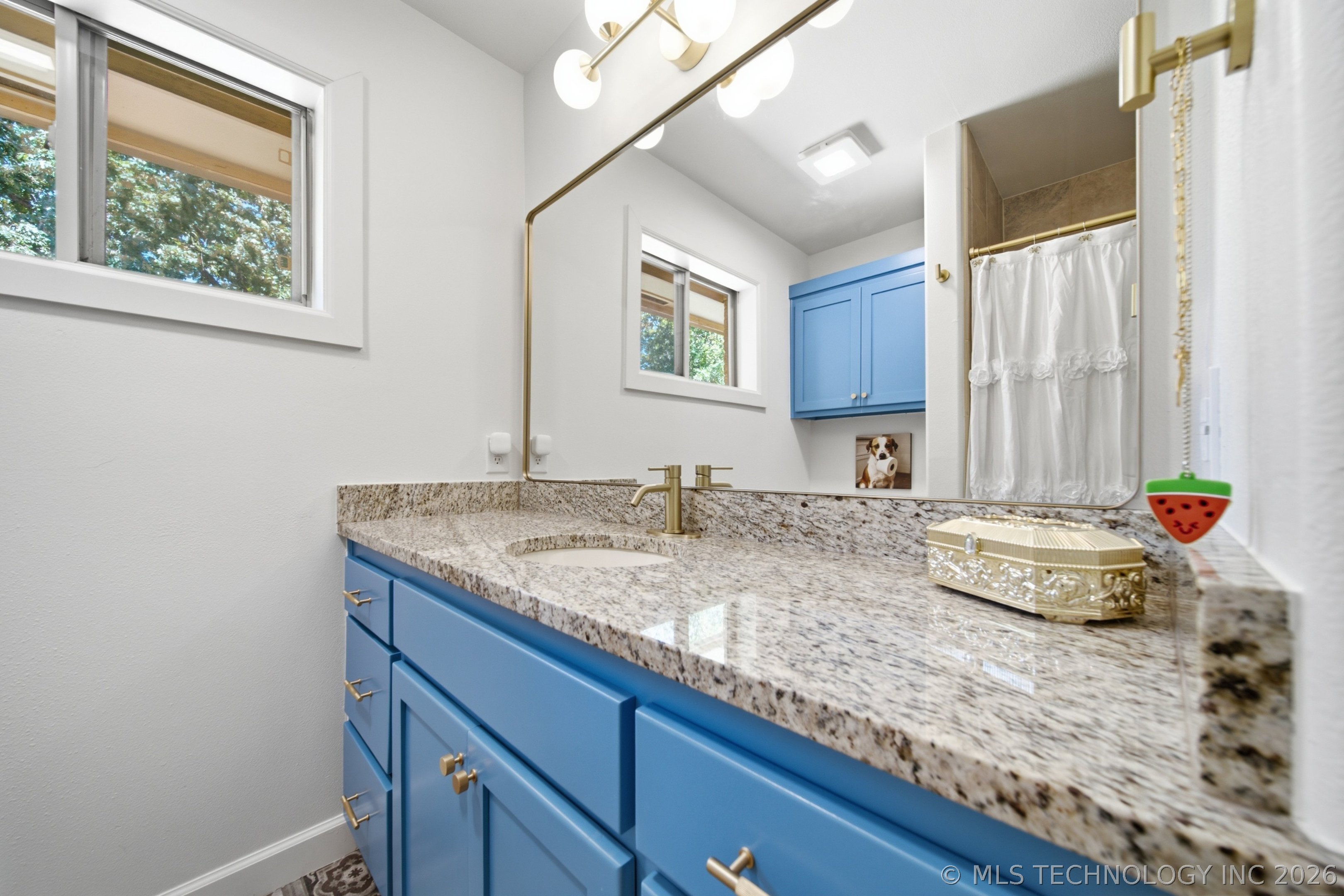 1746 S Erie Place Property Photo 24