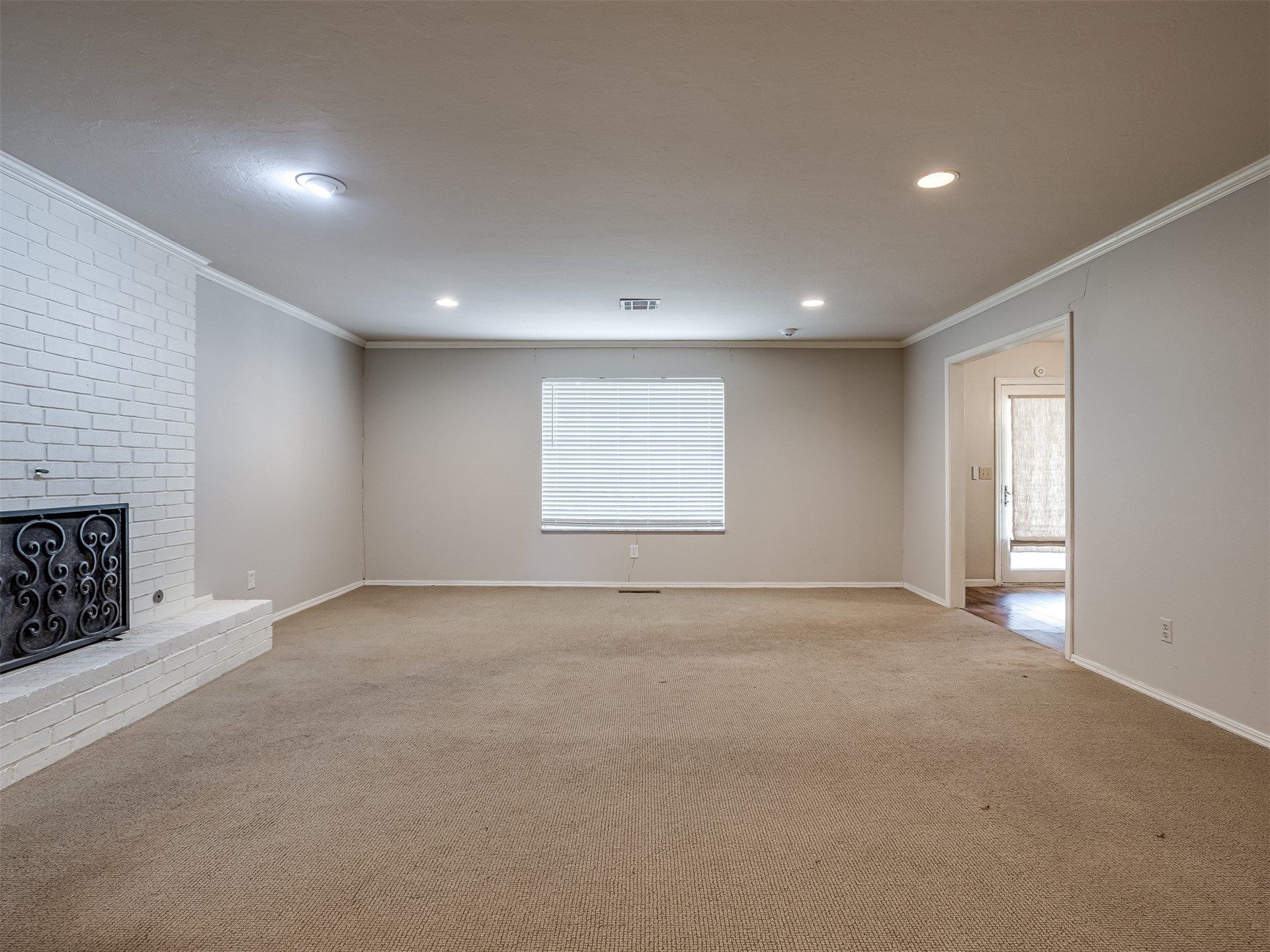 2632 Nw 58th Street Property Photo 6