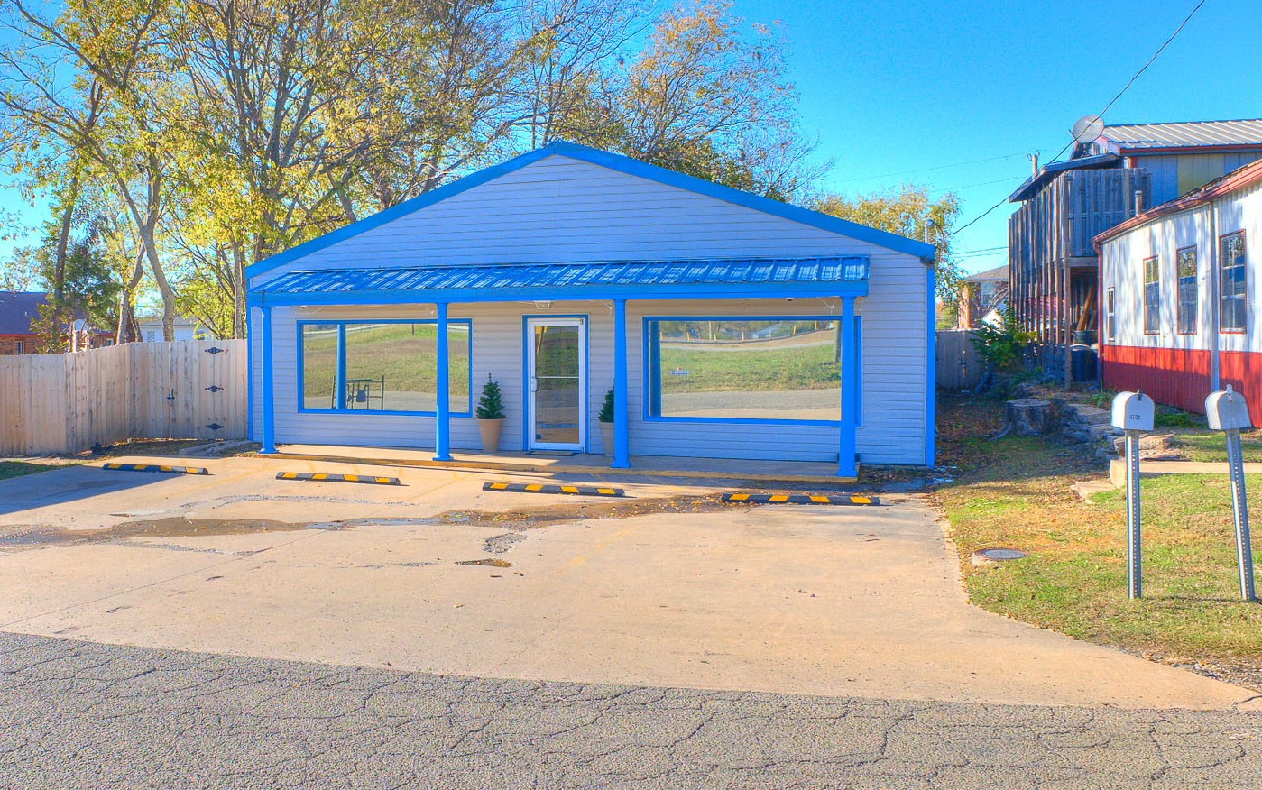 305 S Chickasaw Avenue Property Photo 1