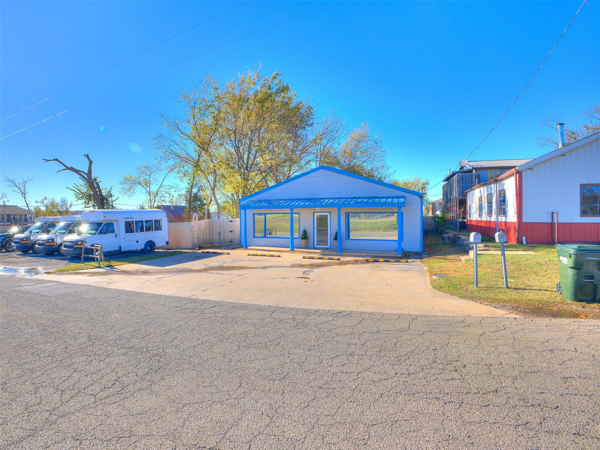 305 S Chickasaw Avenue Property Photo 2