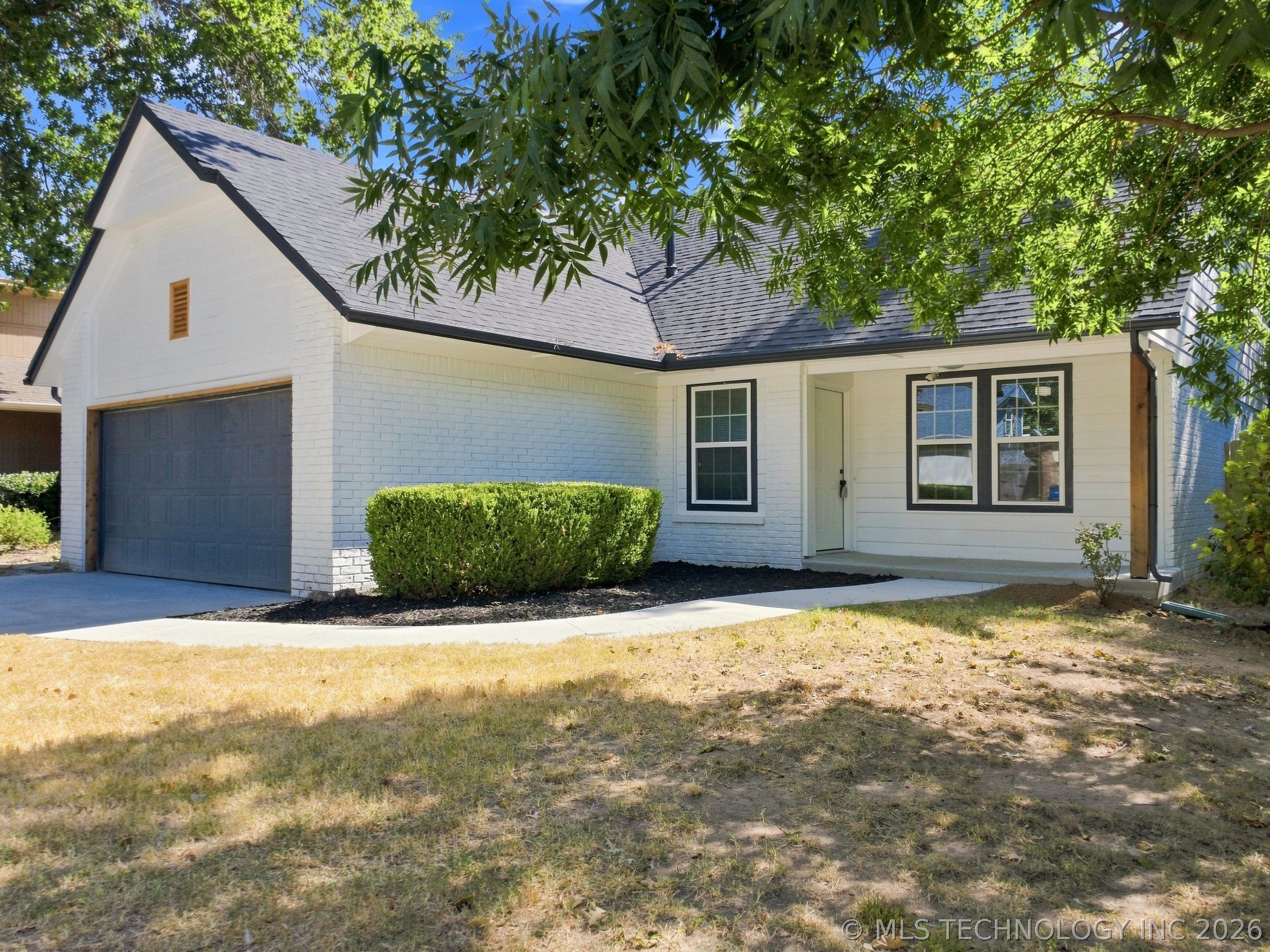 9225 S Norwood Avenue Property Photo 2